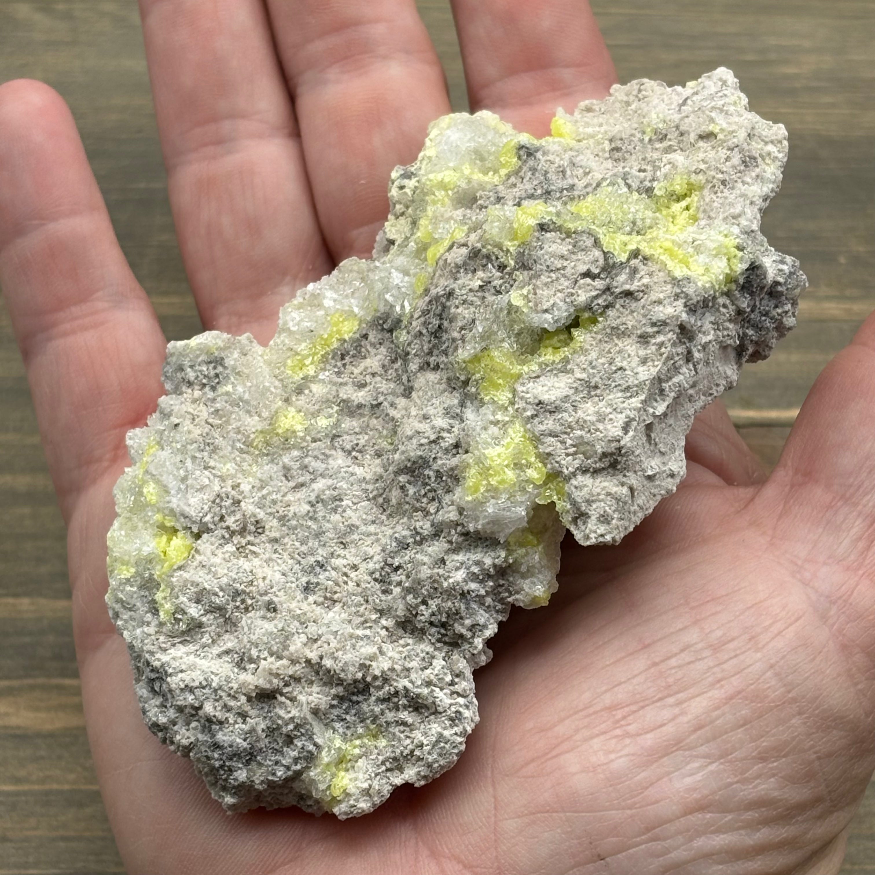 Sulfur on Quartz - 063