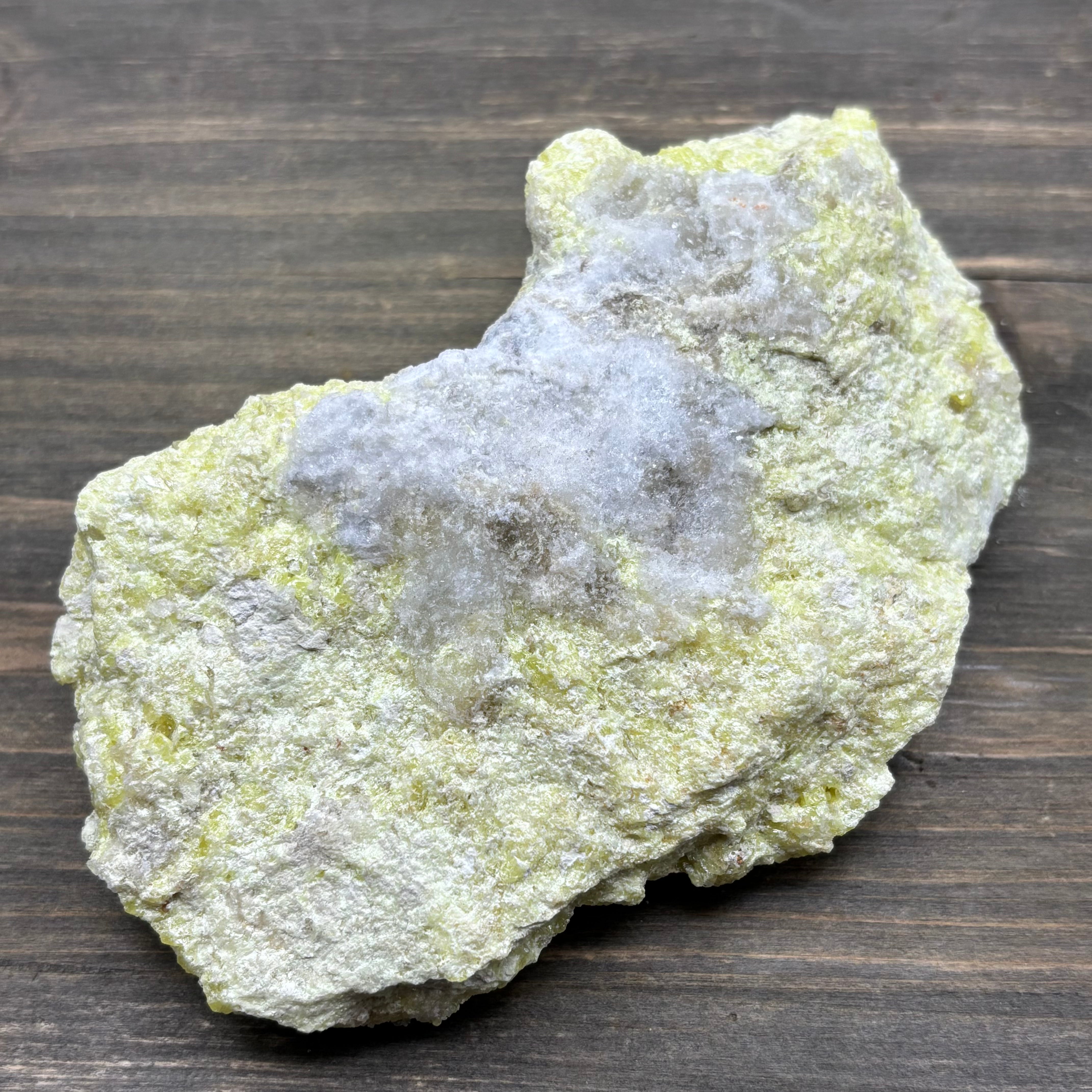 Sulfur on Quartz - 065