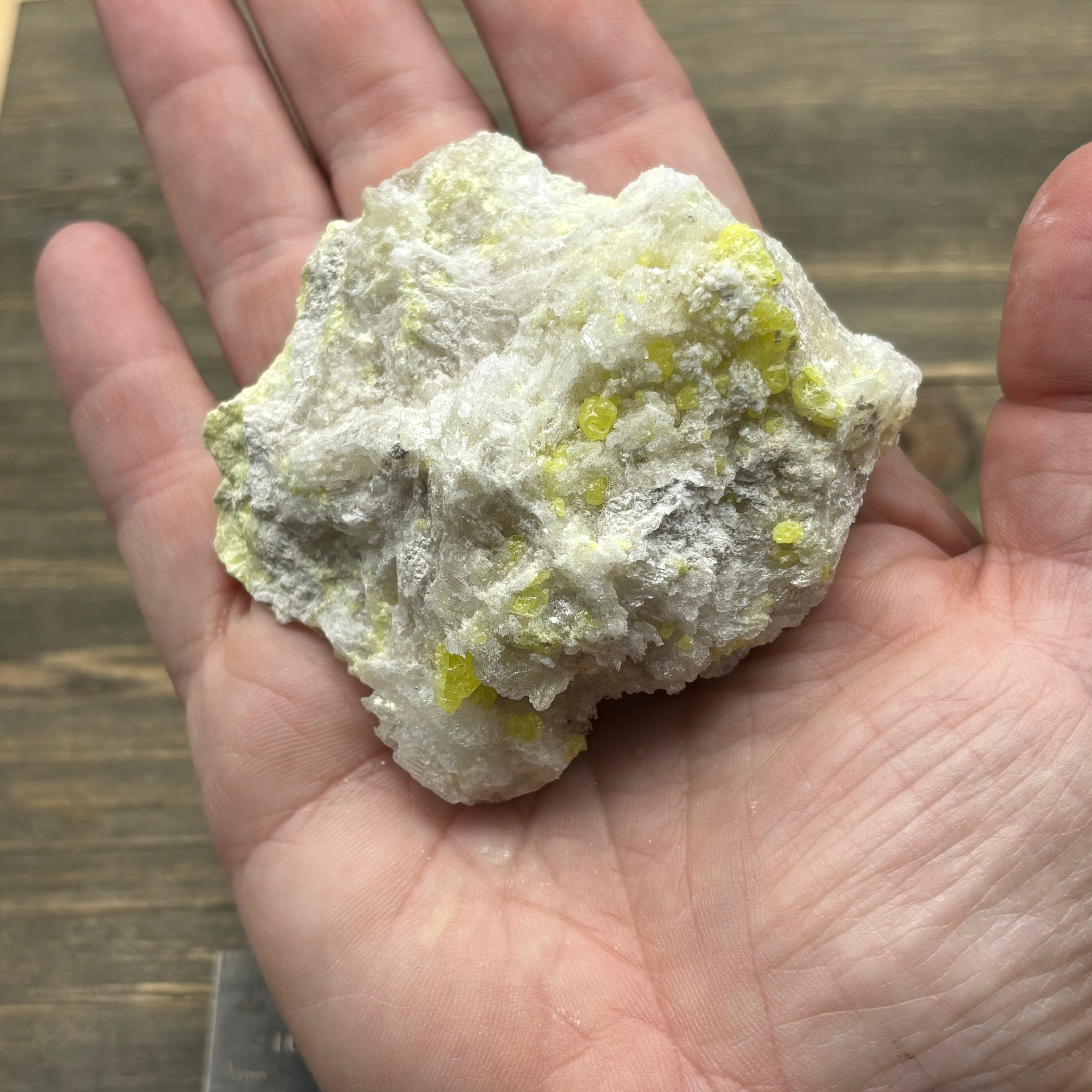 Sulfur on Quartz - 070