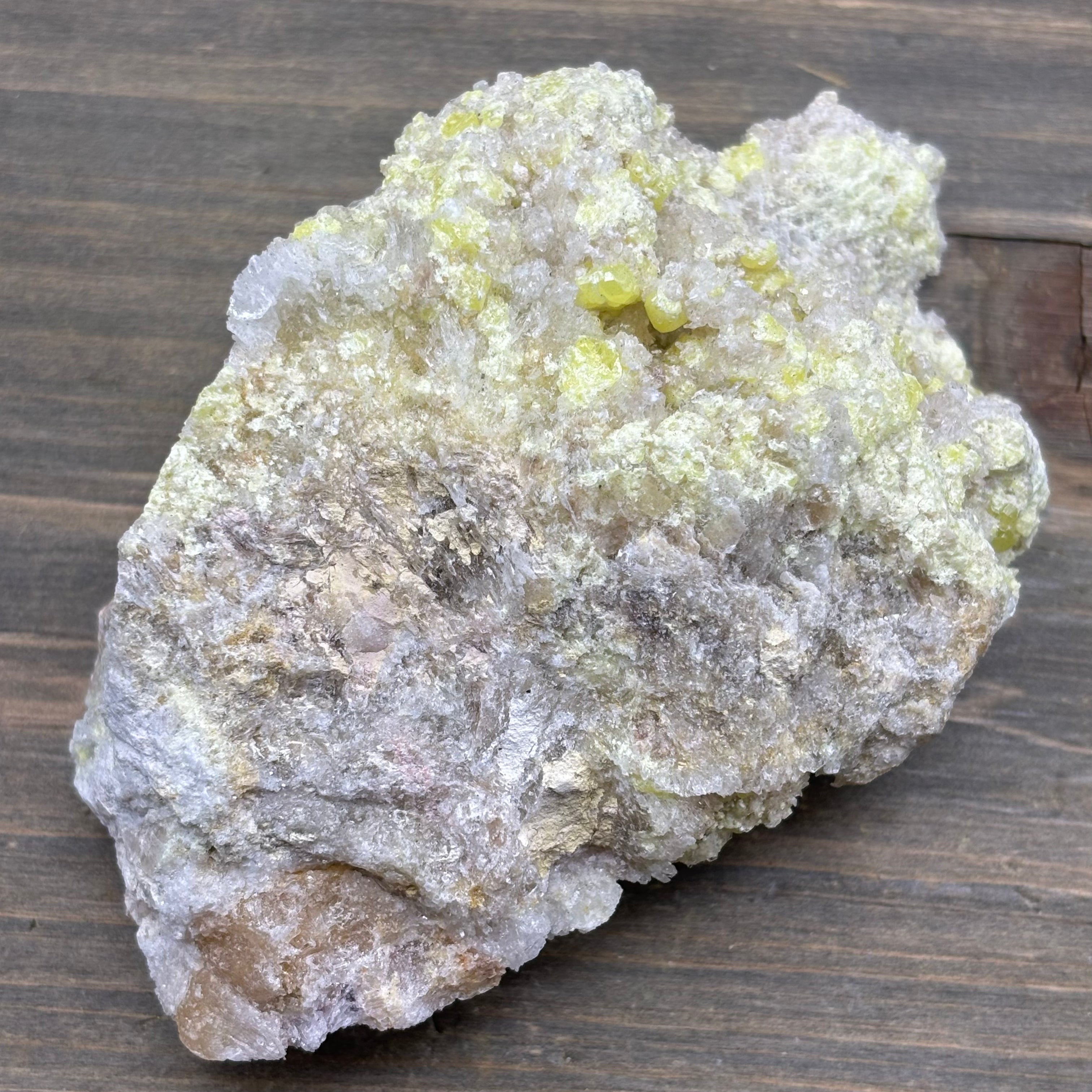 Sulfur on Quartz - 100