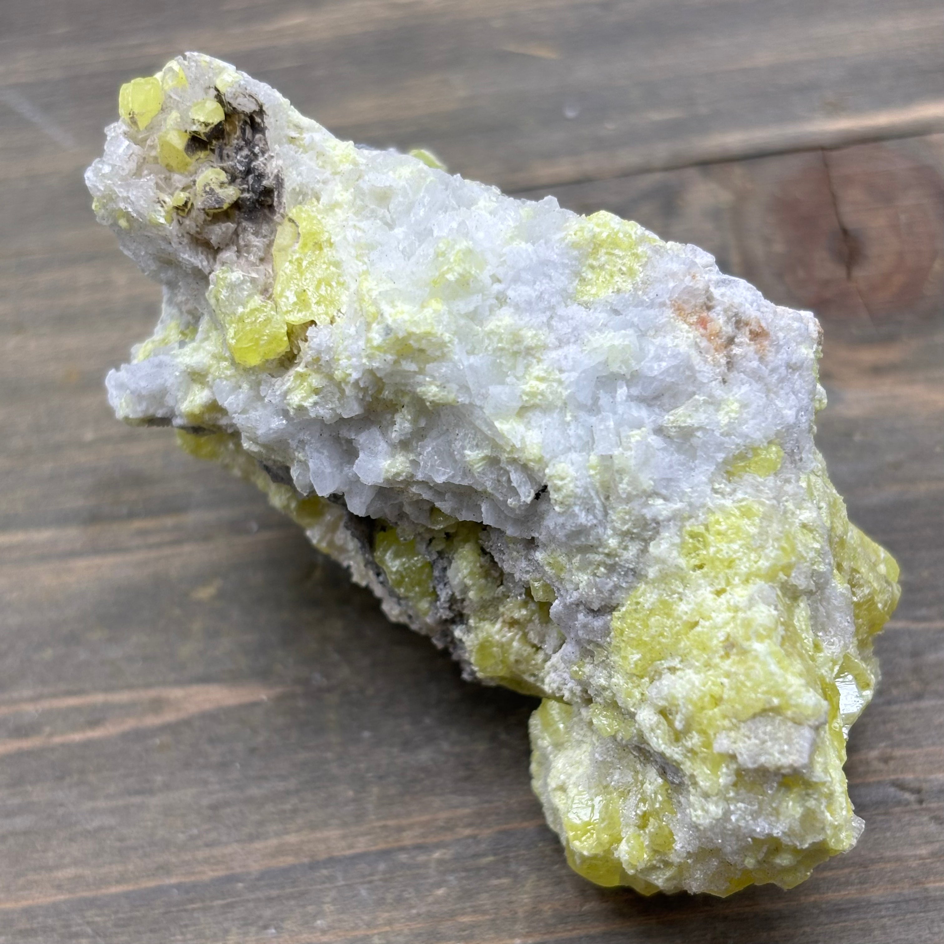 Sulfur on Quartz - 105