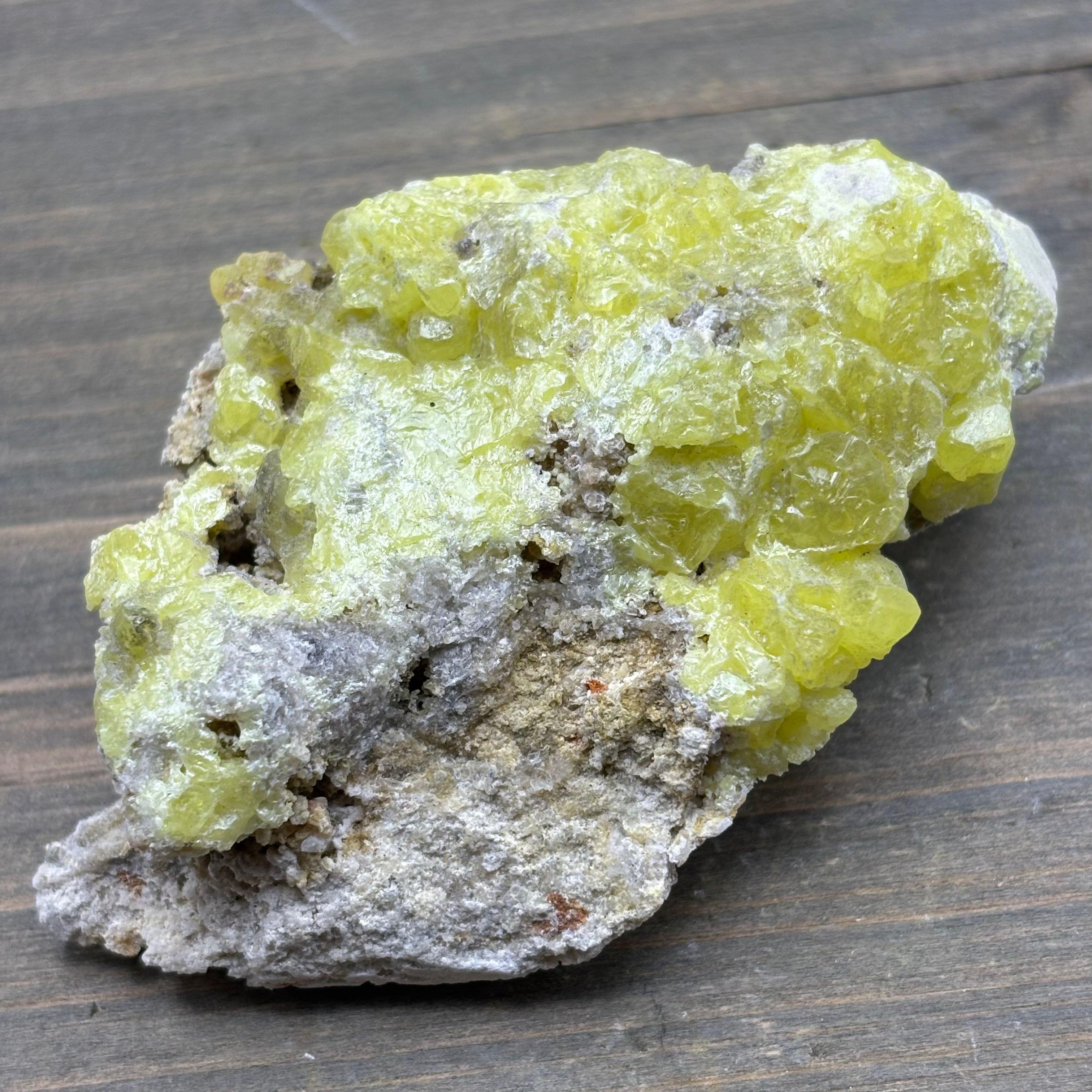 Sulfur on Quartz - 106