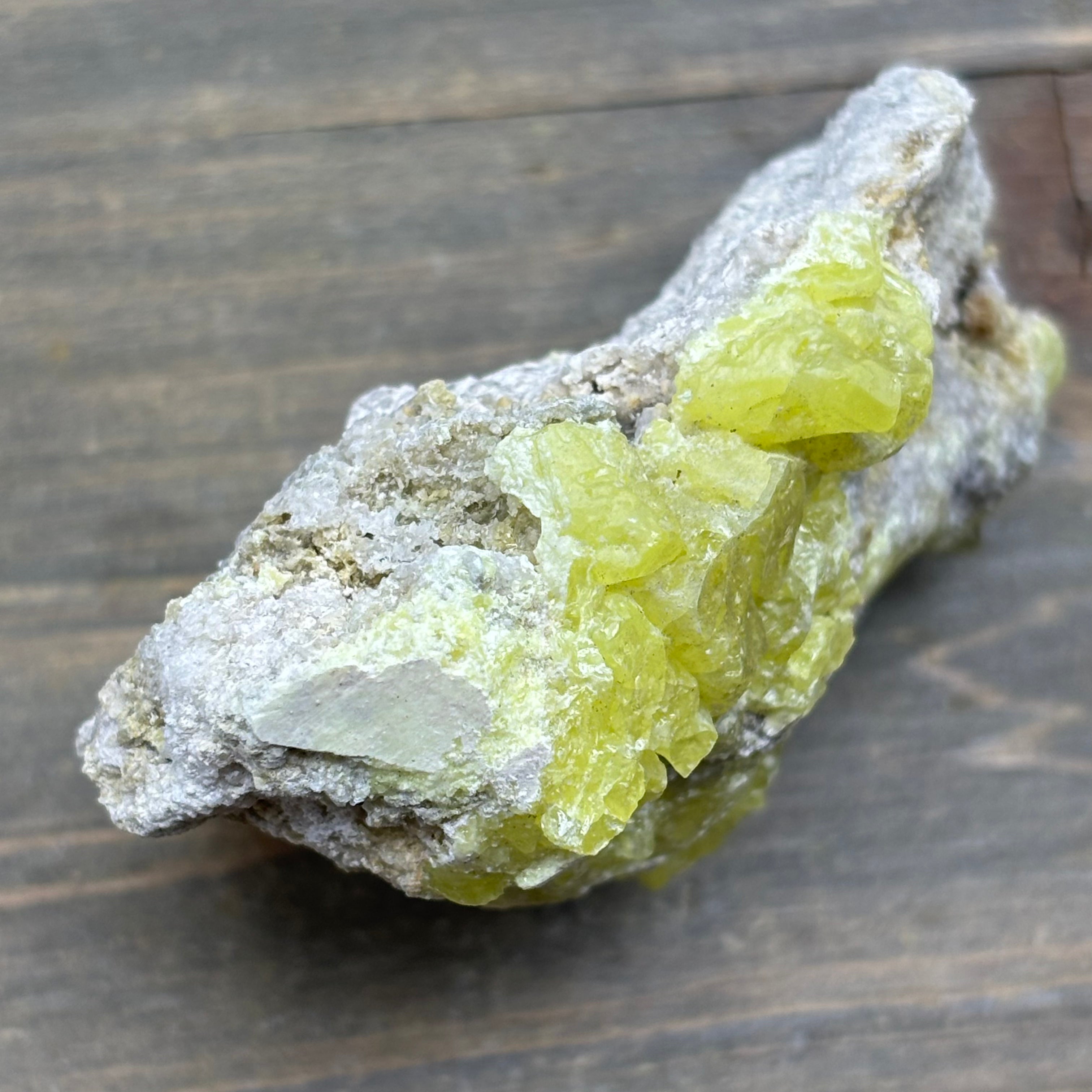 Sulfur on Quartz - 106
