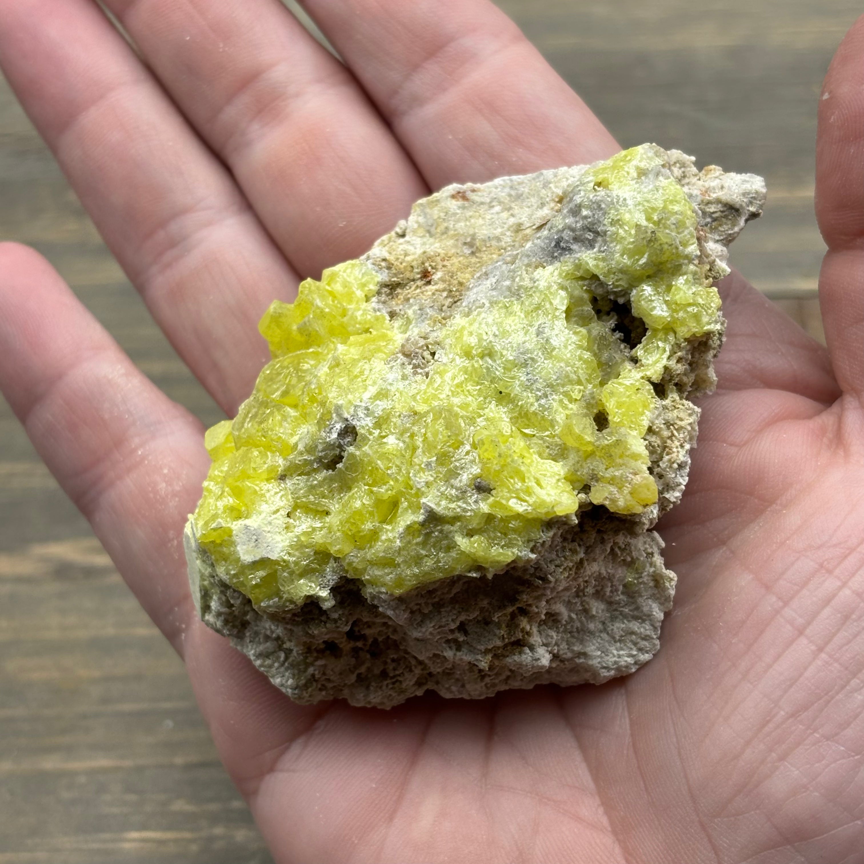 Sulfur on Quartz - 106
