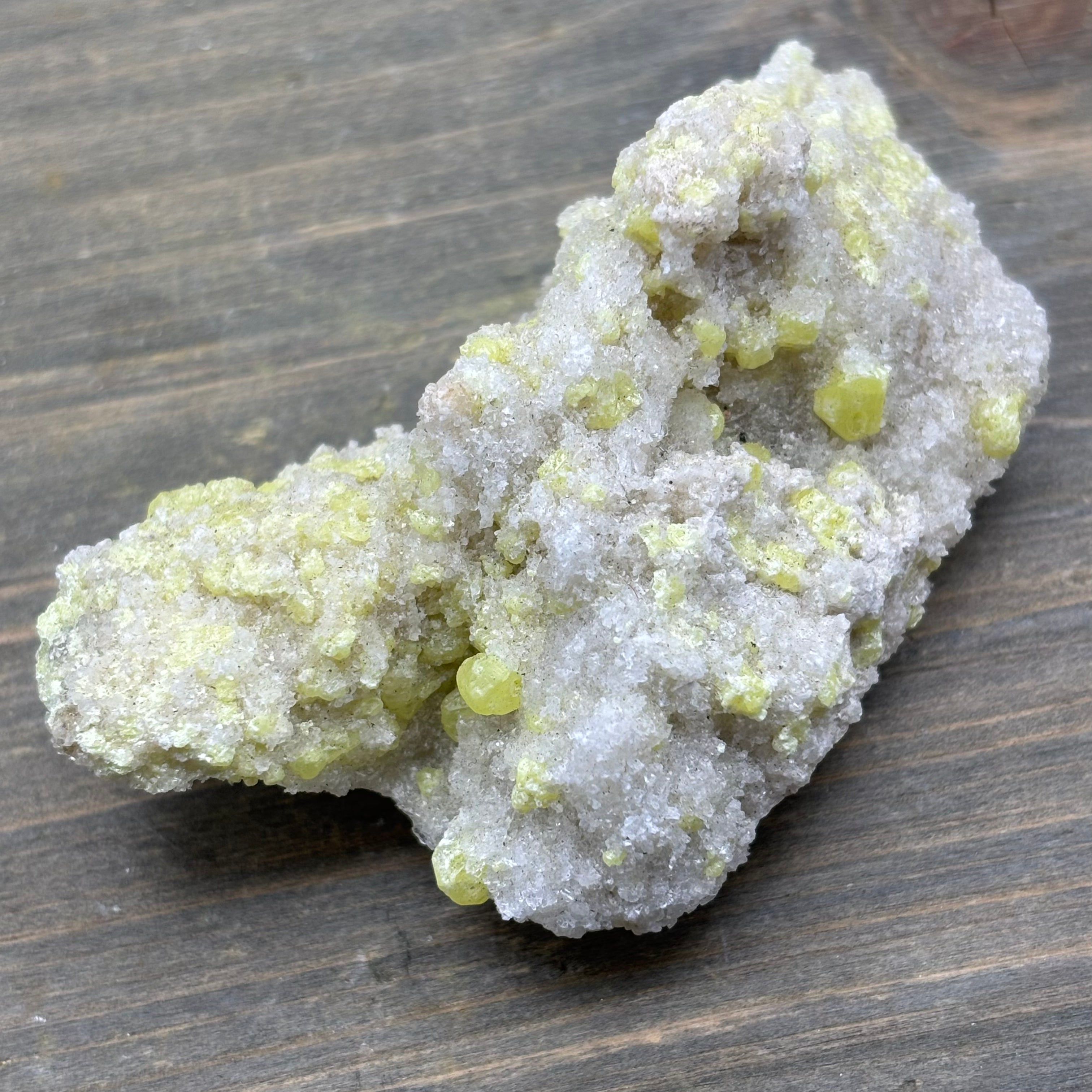 Sulfur on Quartz - 110
