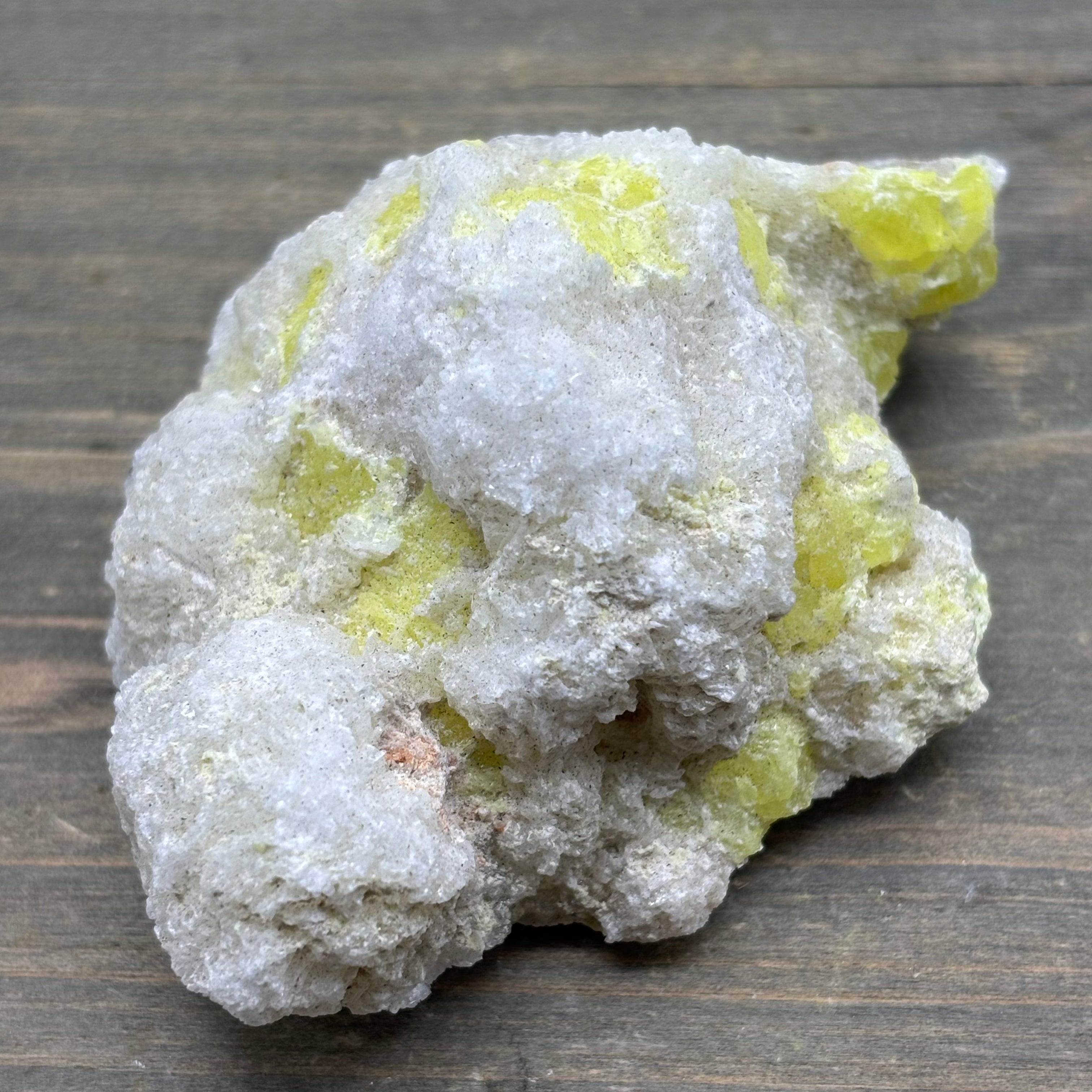 Sulfur on Quartz - 112