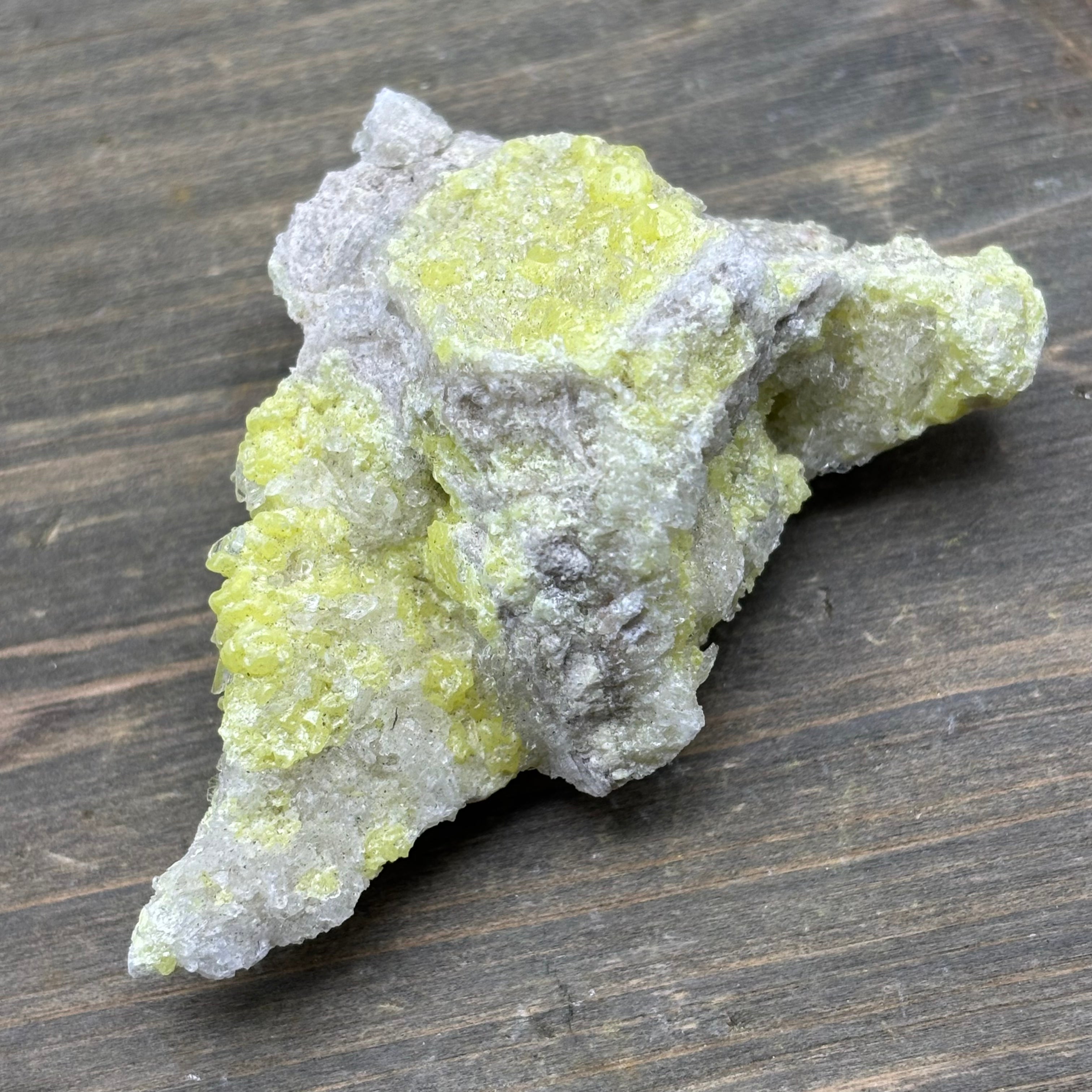 Sulfur on Quartz - 115