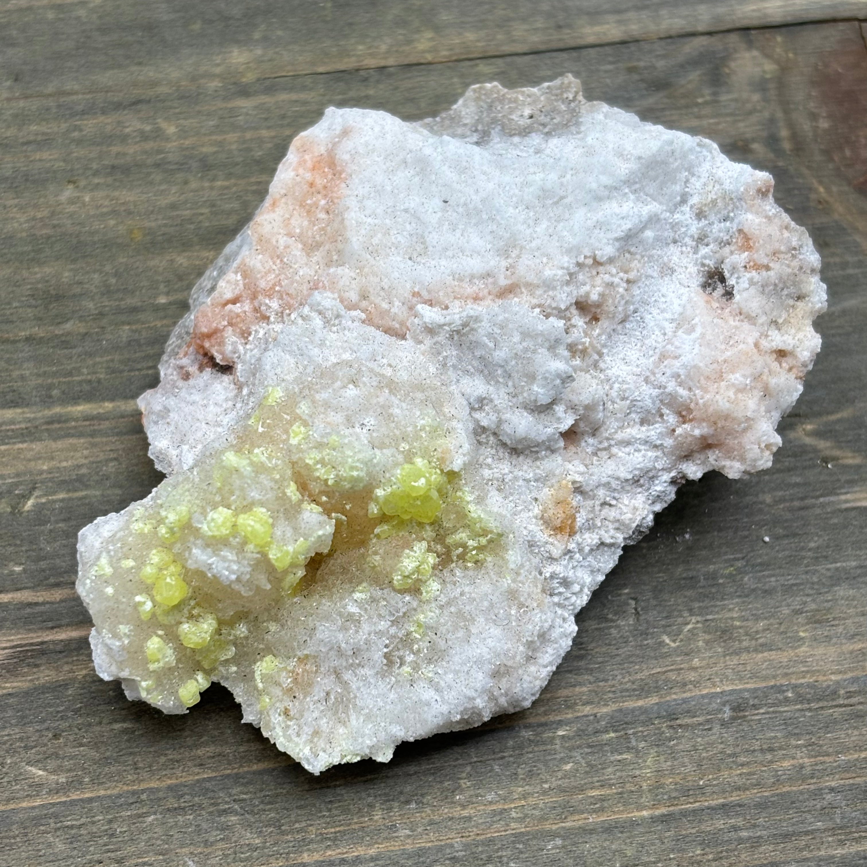 Sulfur on Quartz - 118