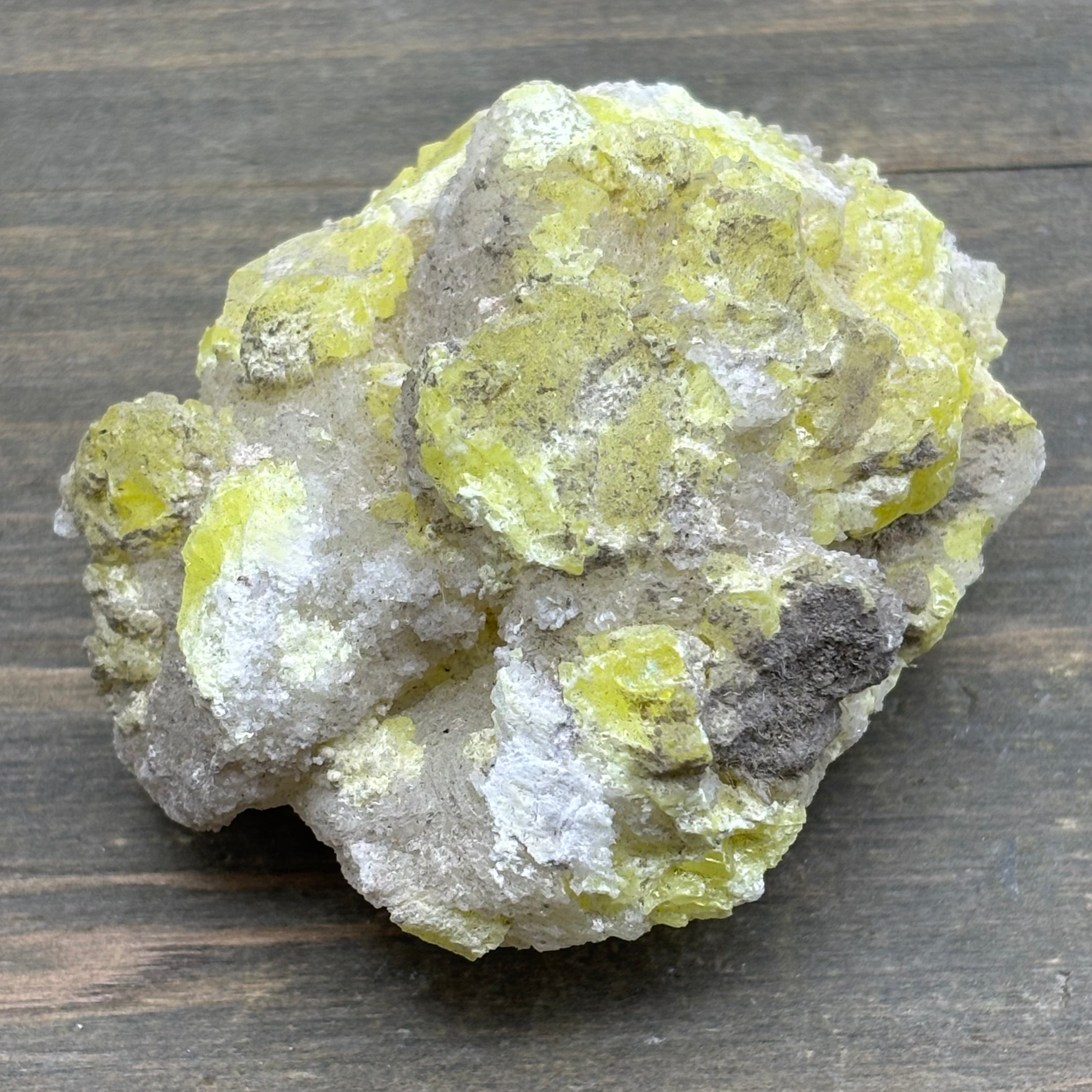 Sulfur on Quartz - 120