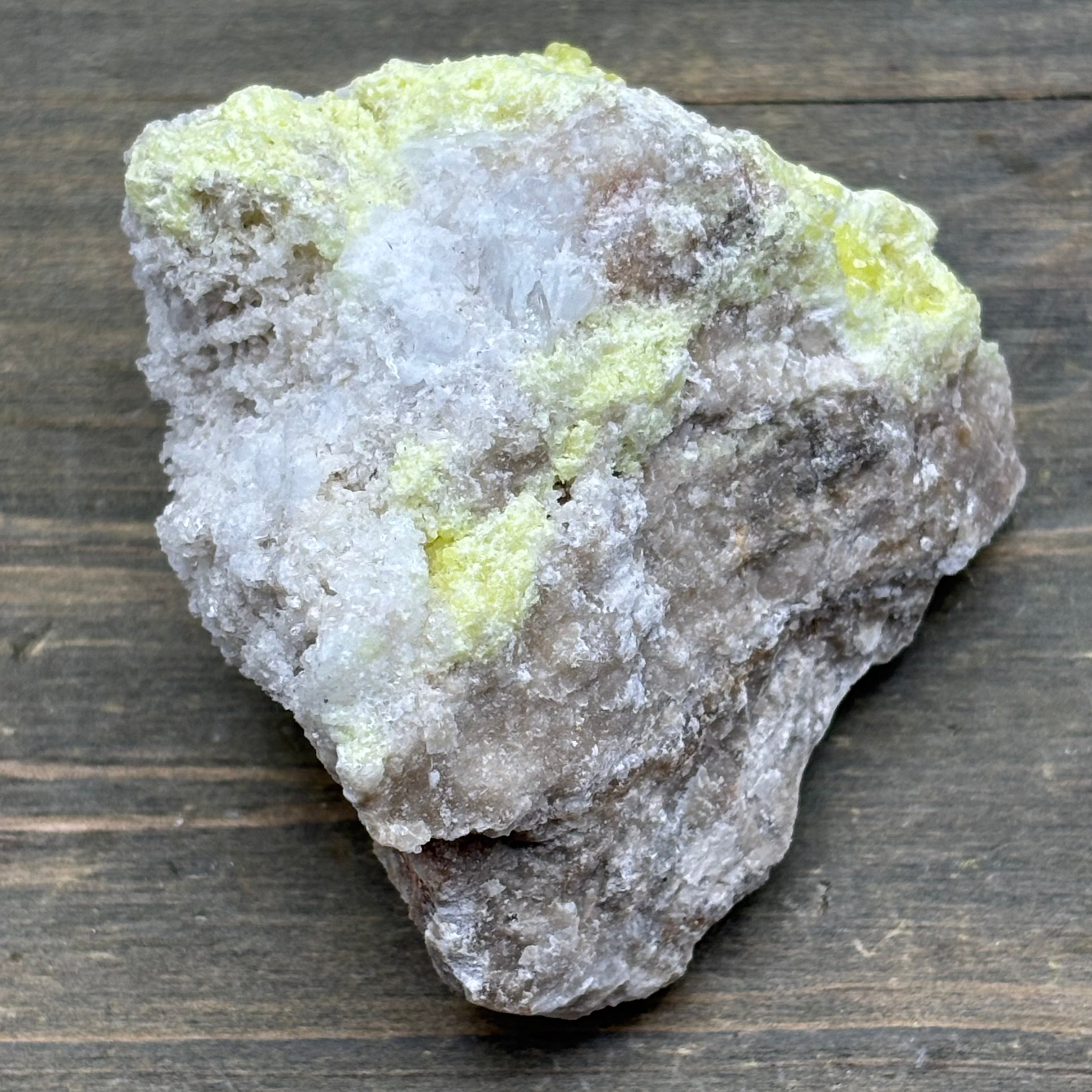 Sulfur on Quartz - 121