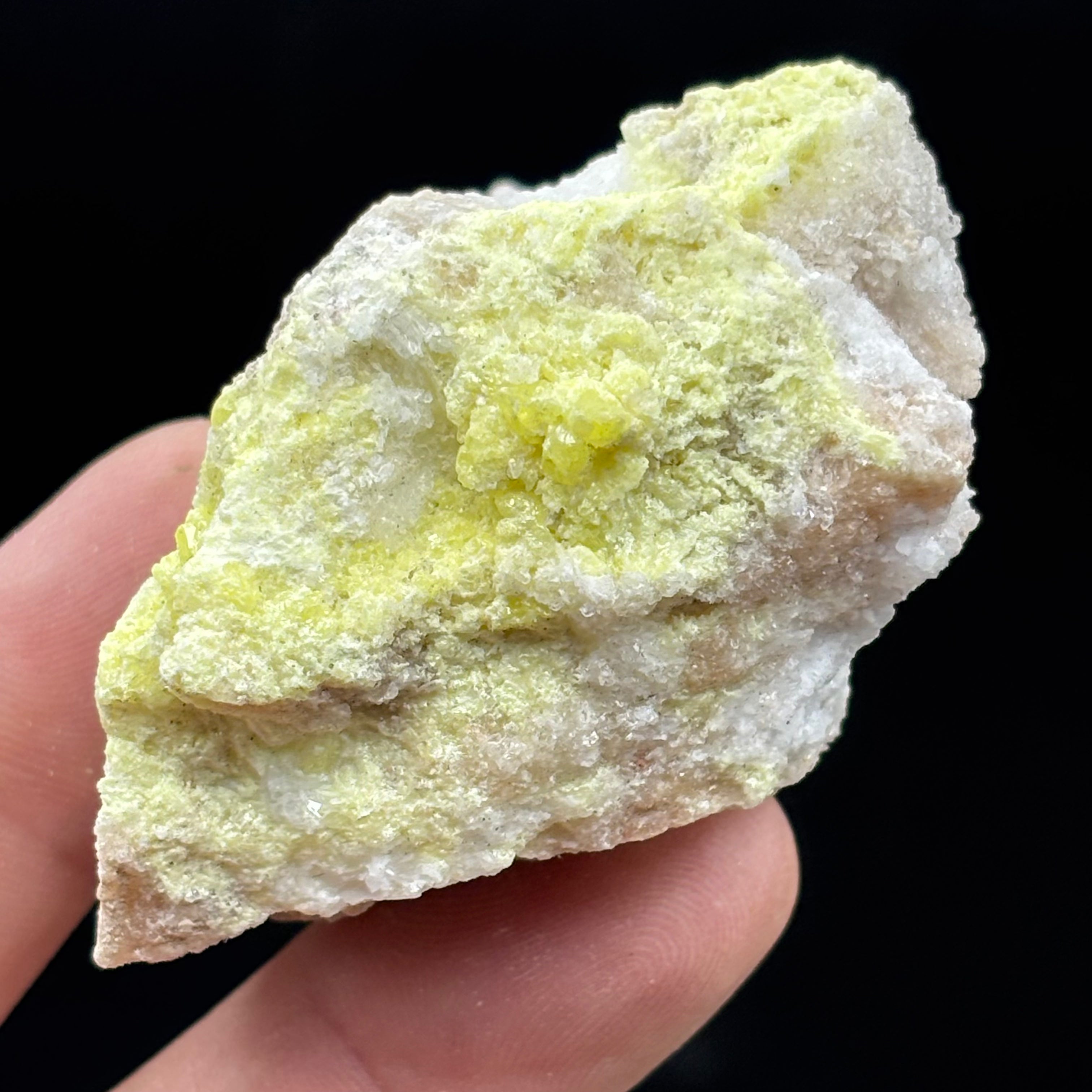 Sulfur on Quartz - 121