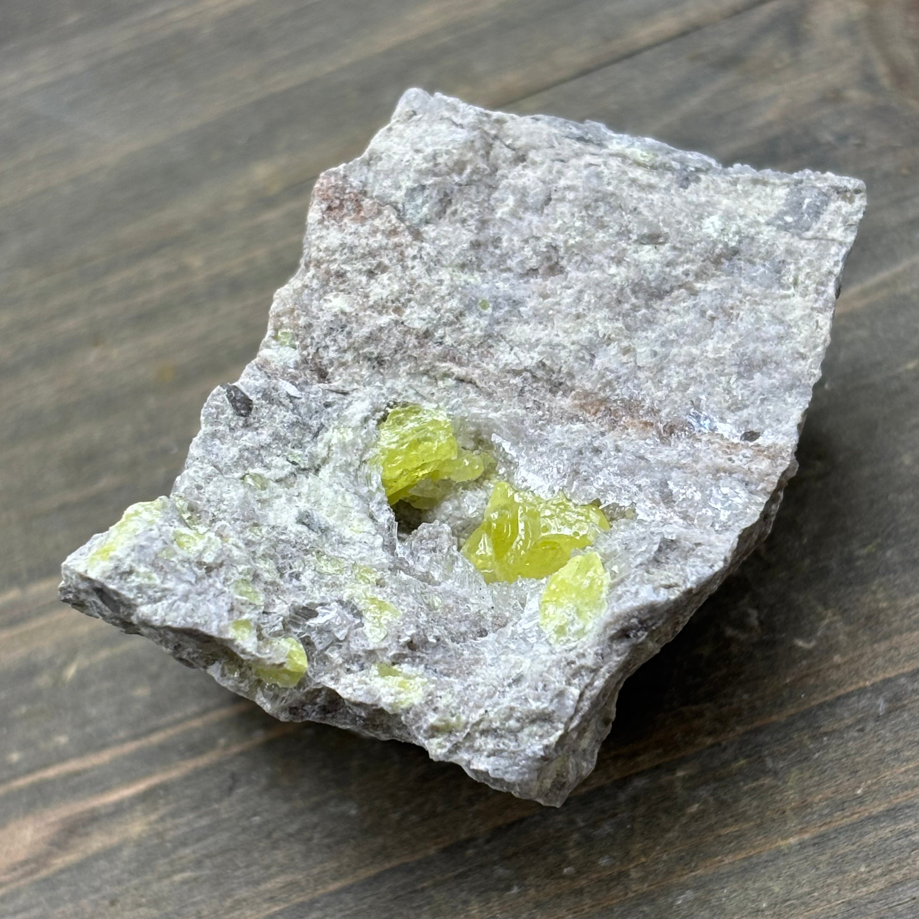 Sulfur on Quartz - 129