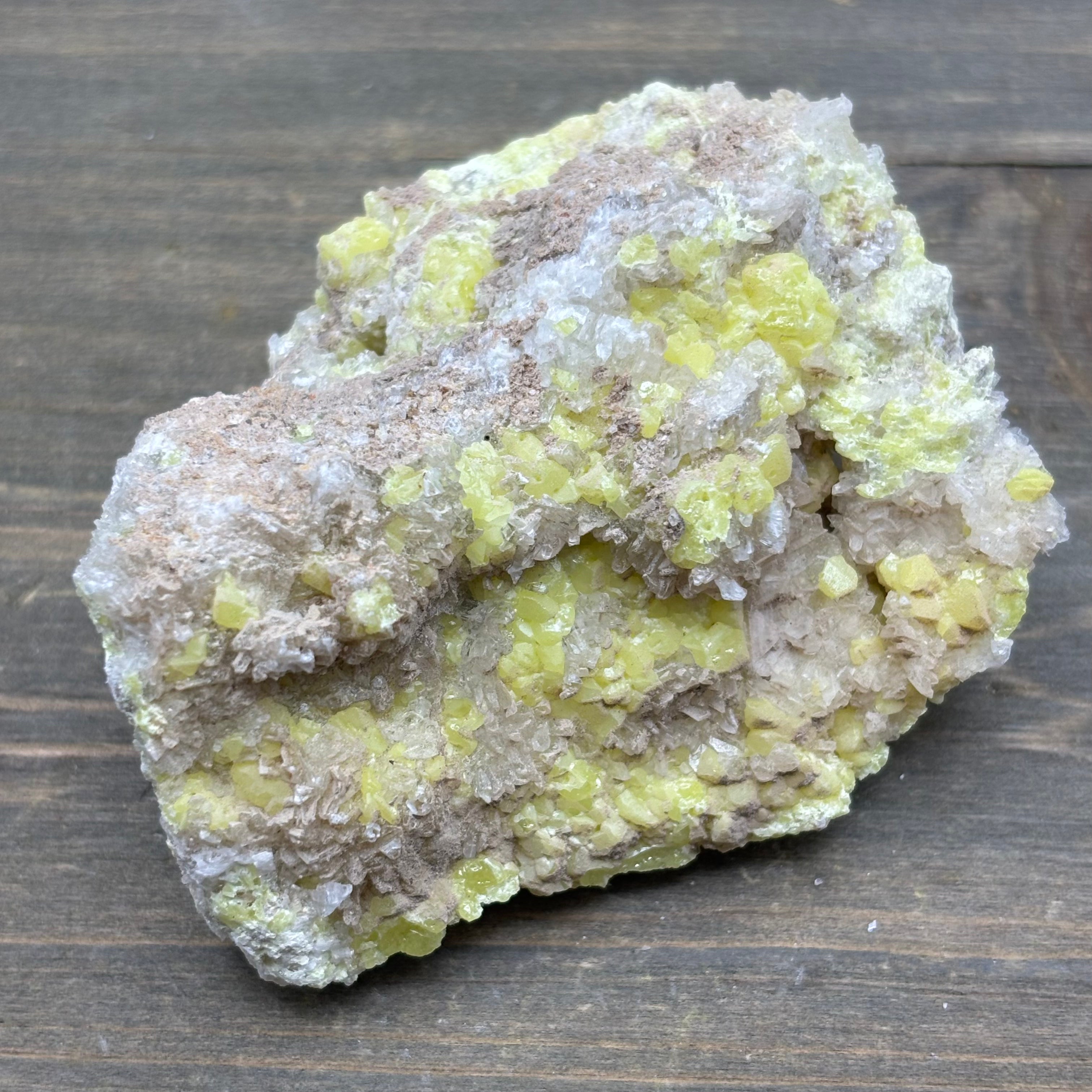 Sulfur on Quartz - 130