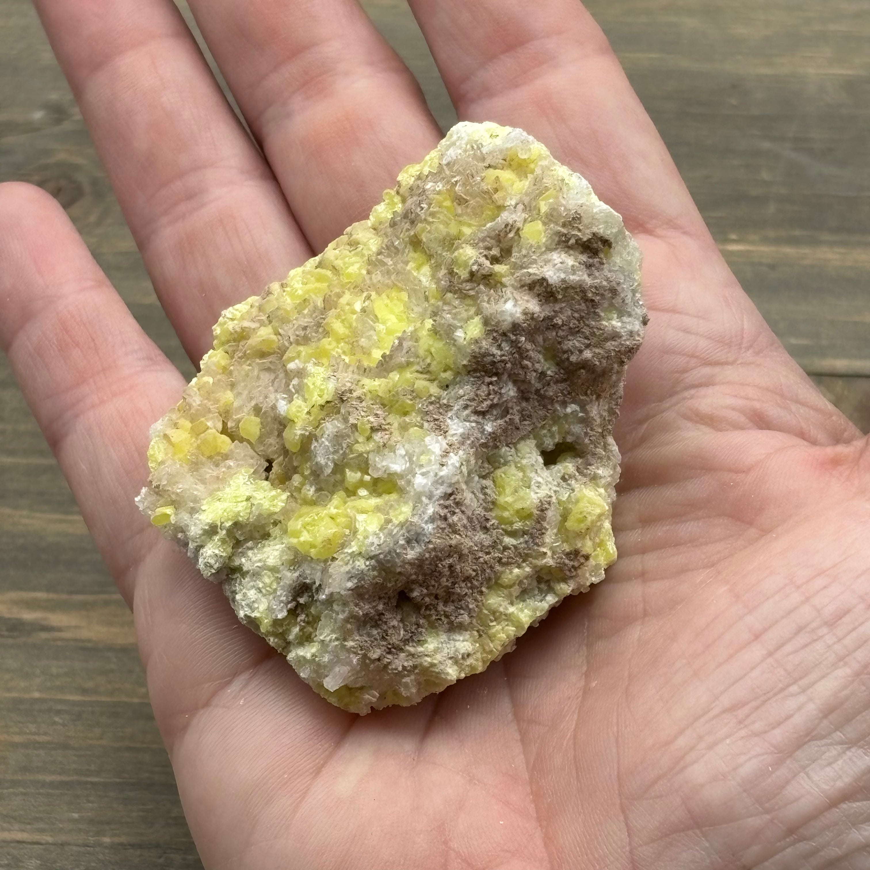 Sulfur on Quartz - 130
