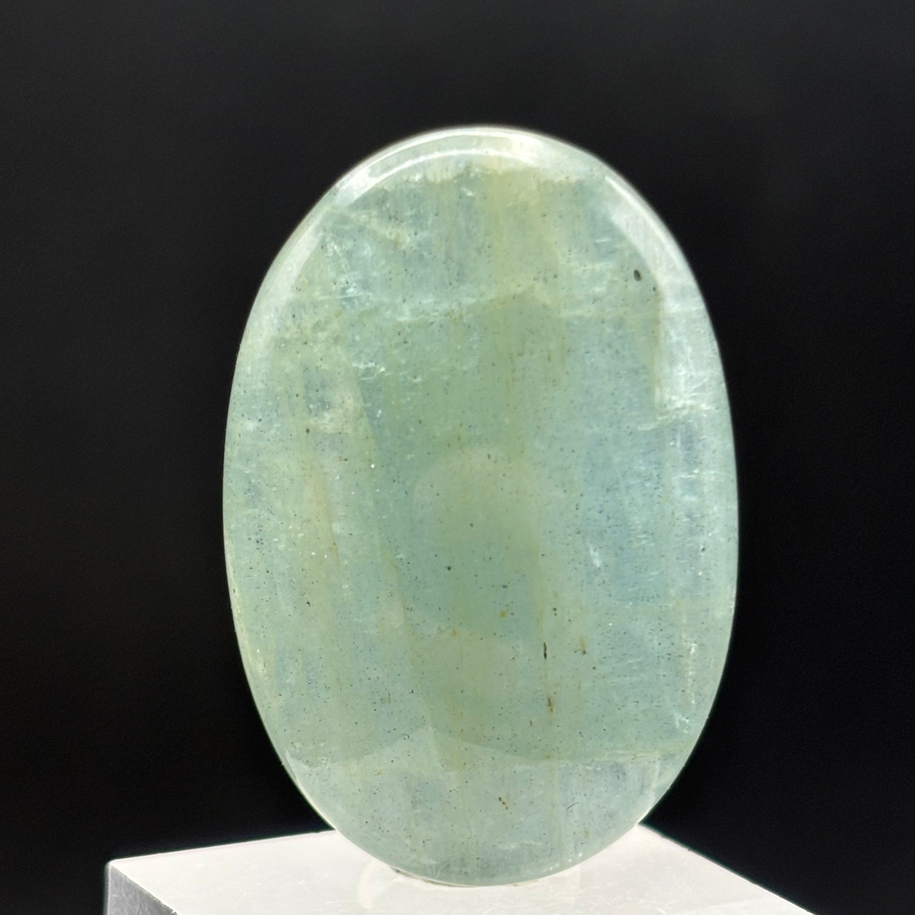 Aquamarine Magic Oval - 037