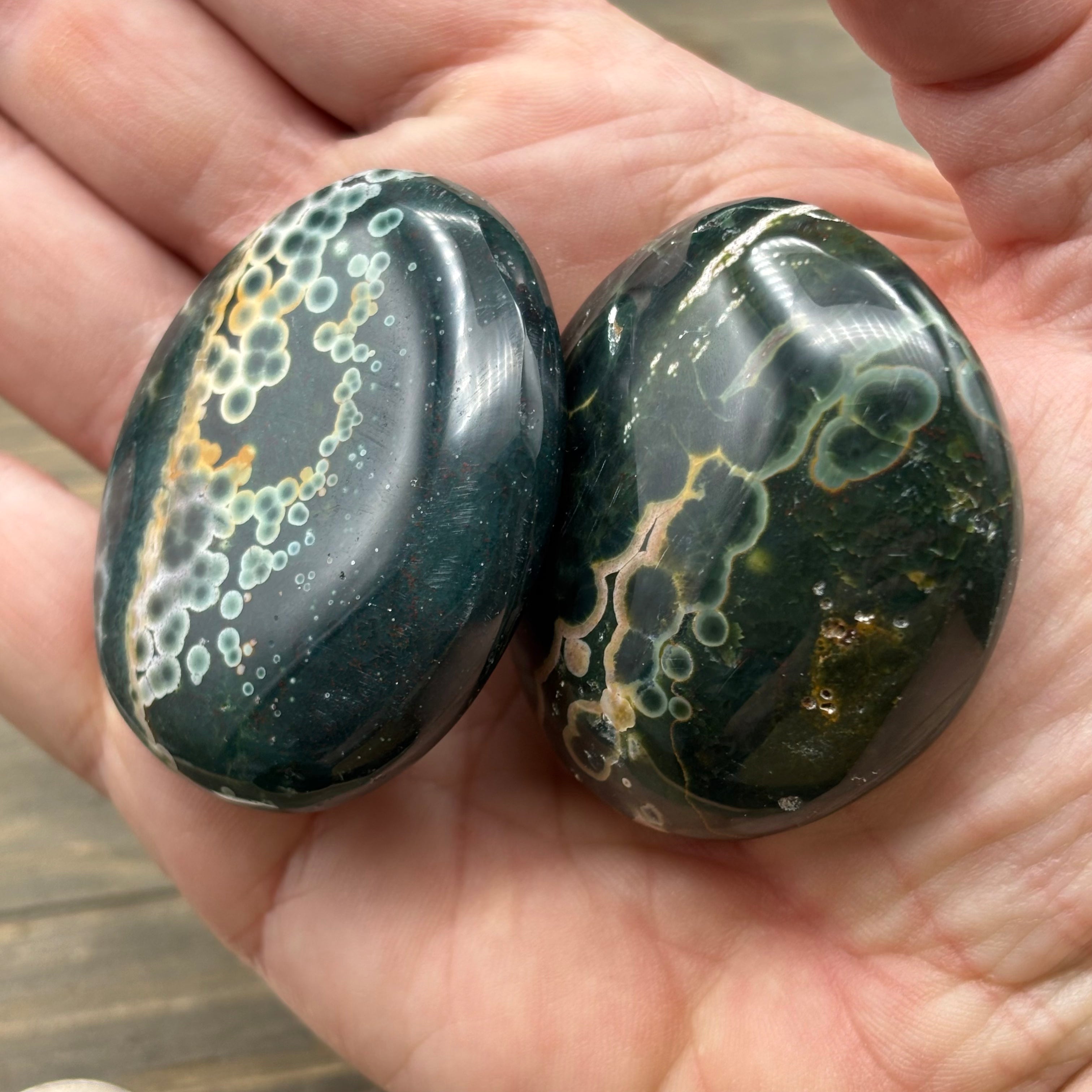 Dark Green and Rose Pink Kabamby Ocean Jasper Palm Pair
