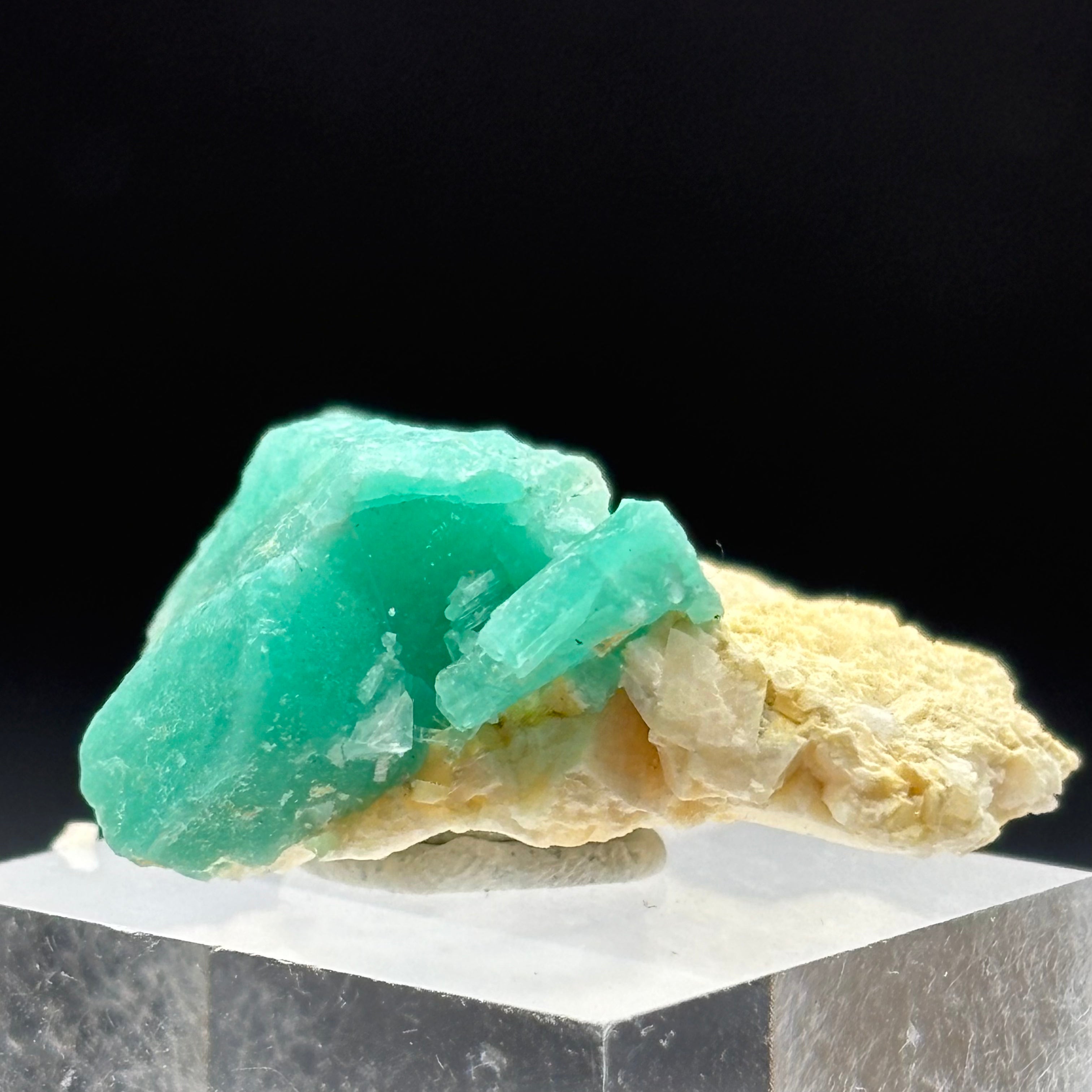 Emerald from Chivor, Colombia - 105