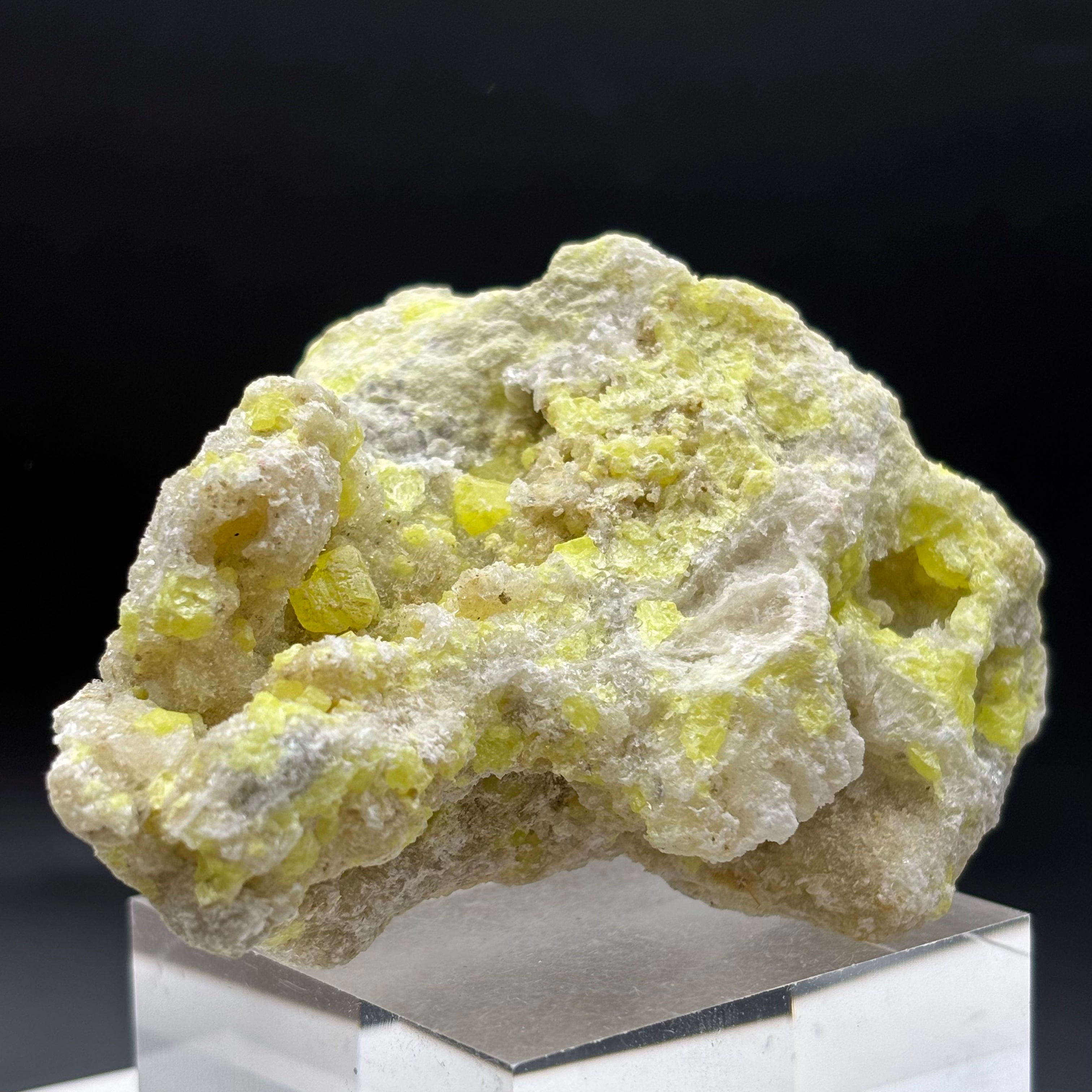 Sulfur on Quartz - 023
