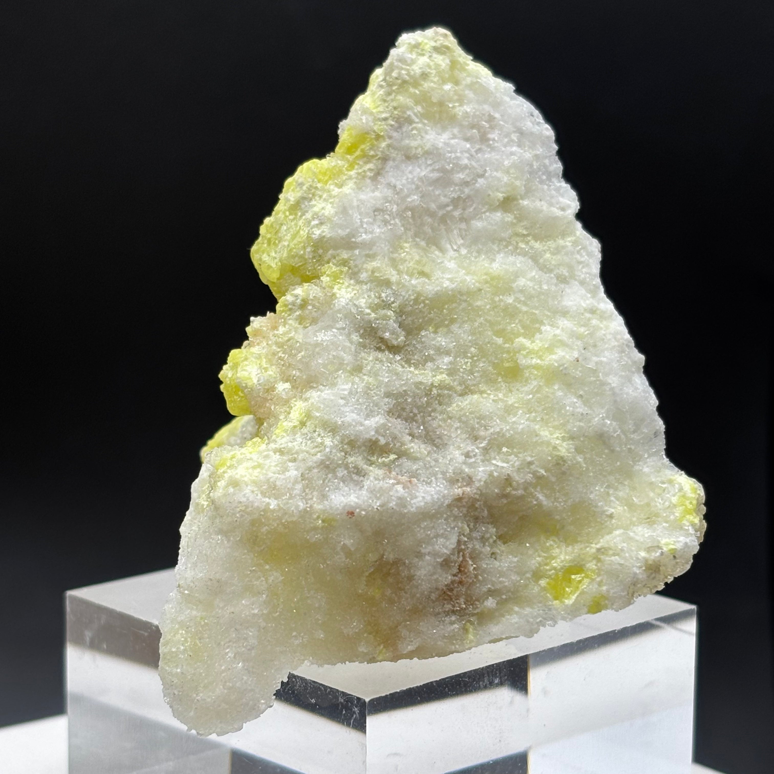 Sulfur on Quartz - 028