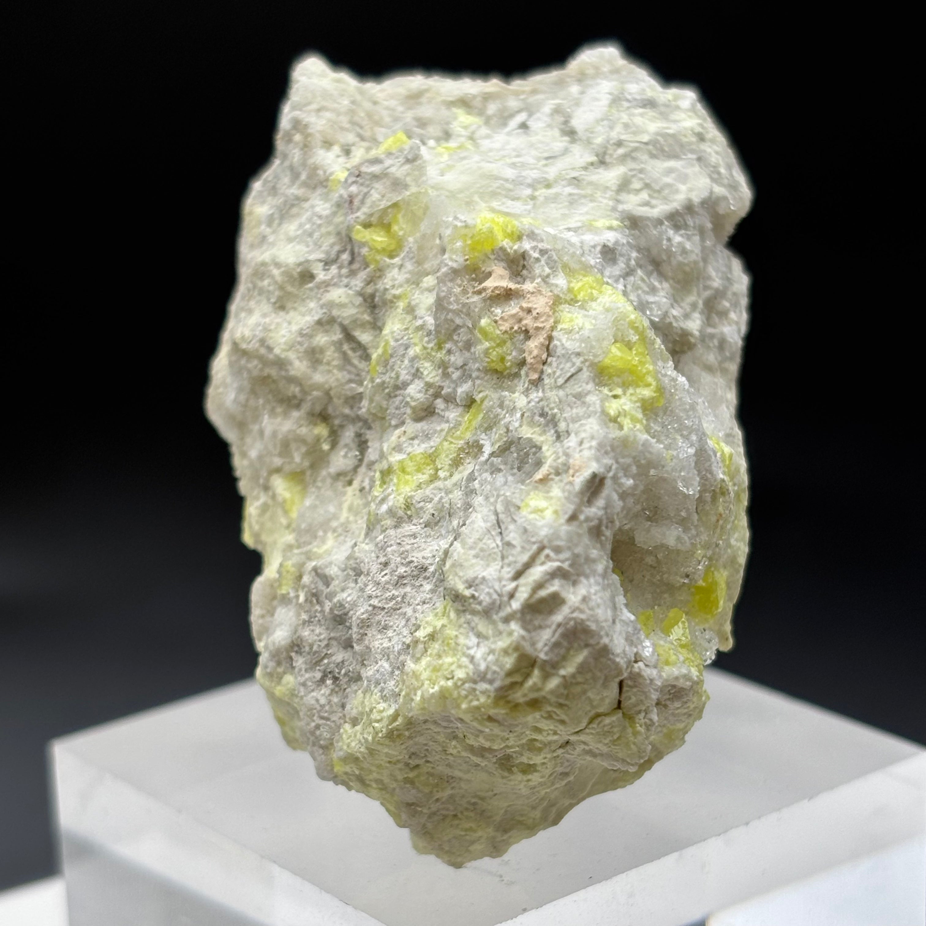 Sulfur on Quartz - 032