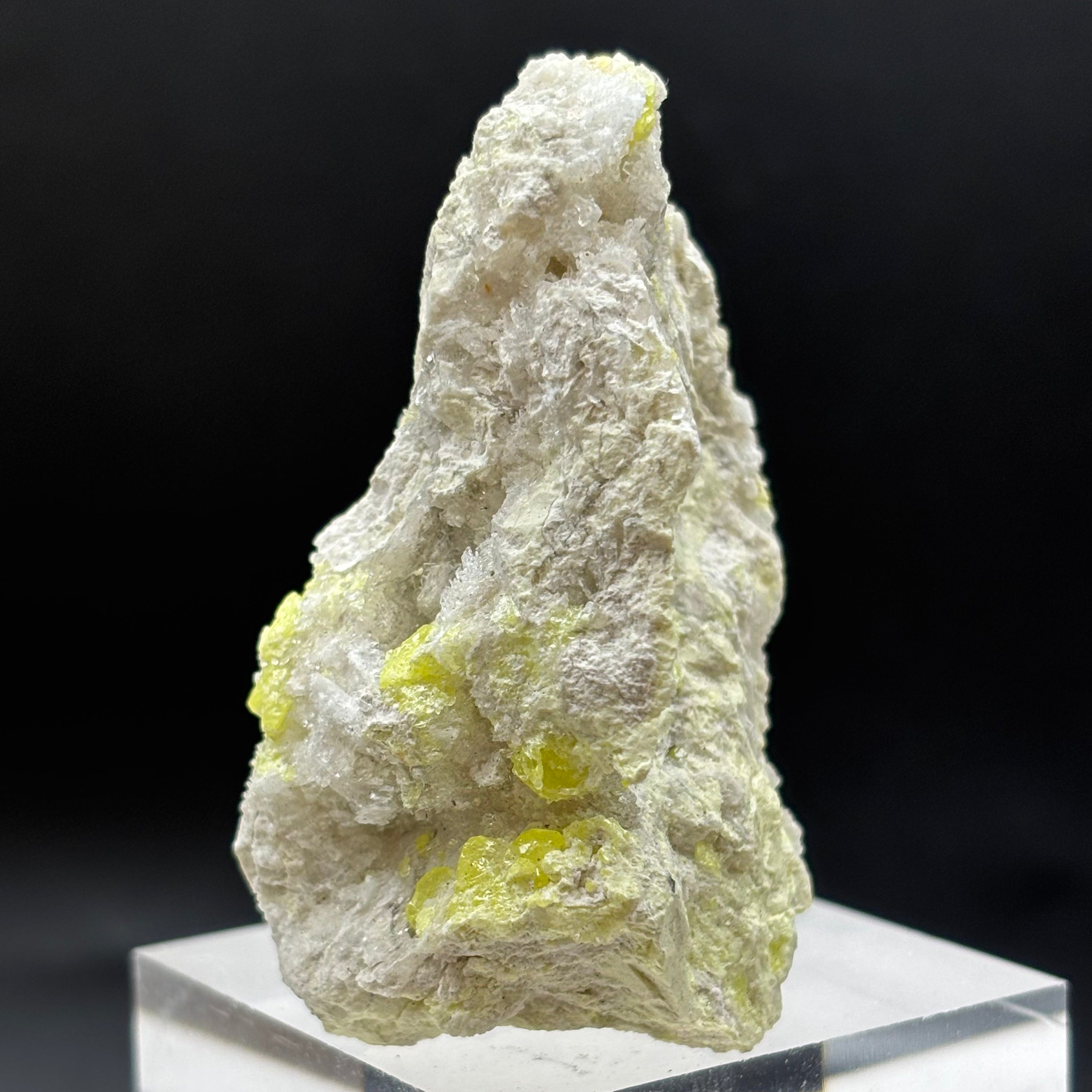 Sulfur on Quartz - 032