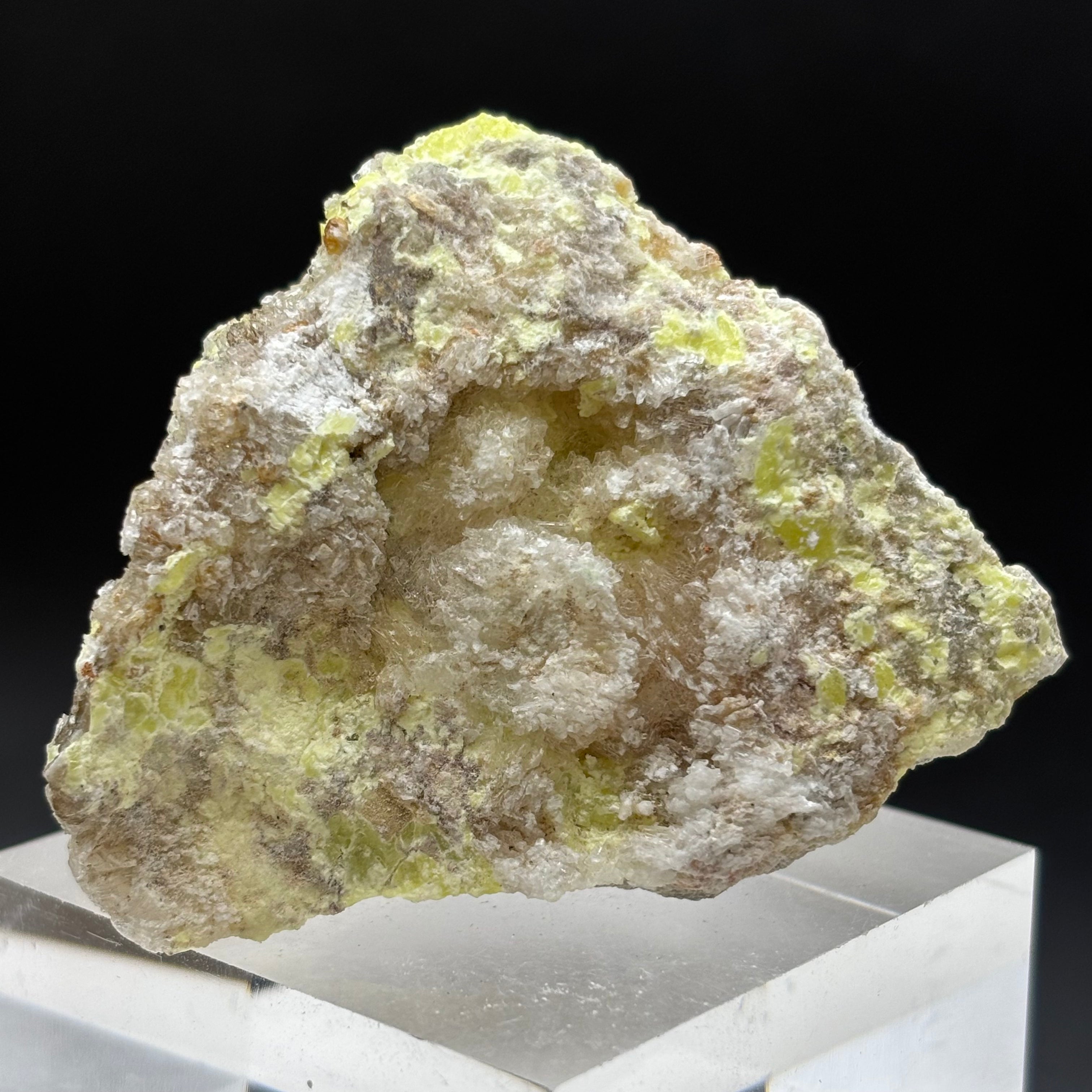 Sulfur on Quartz - 038