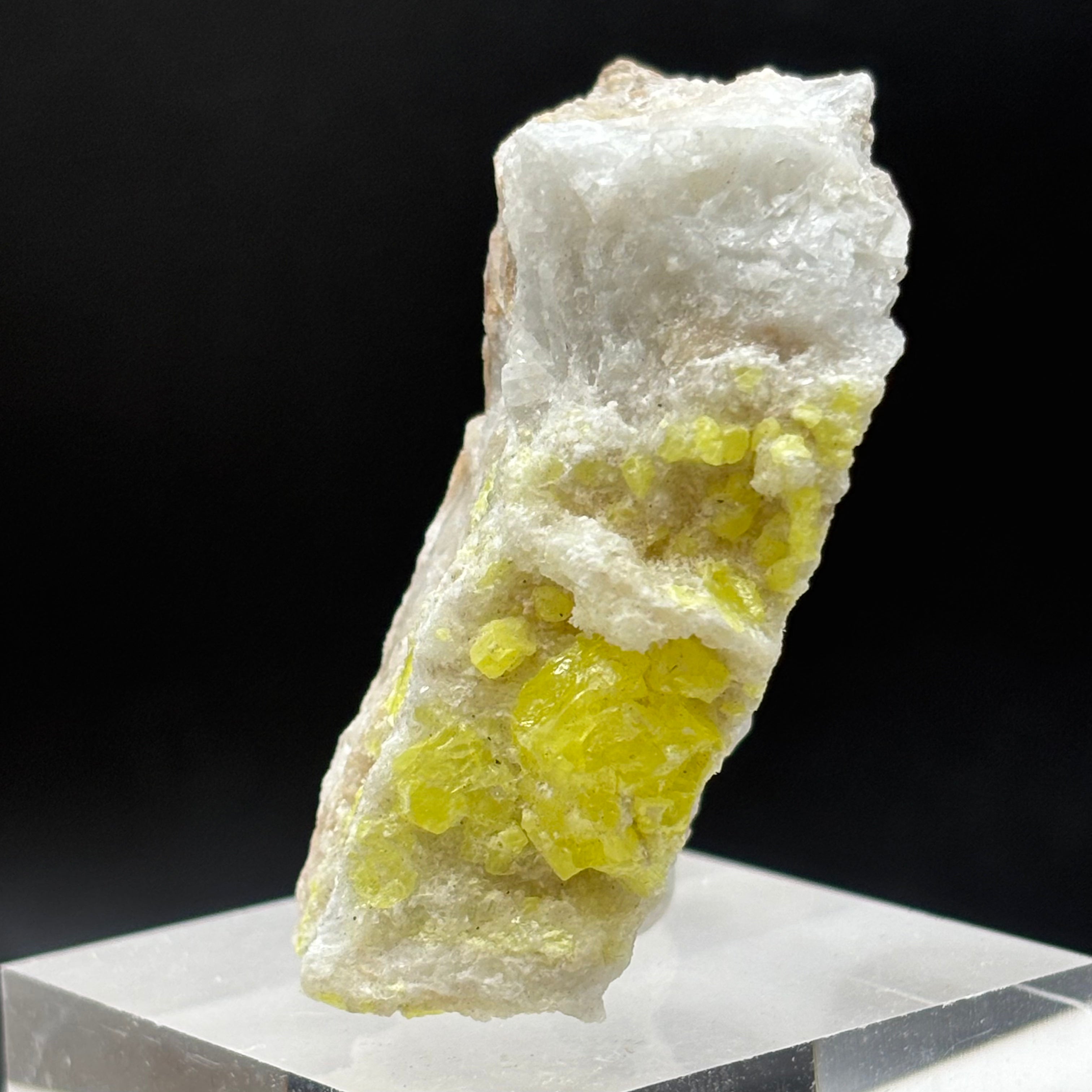 Sulfur on Quartz - 040