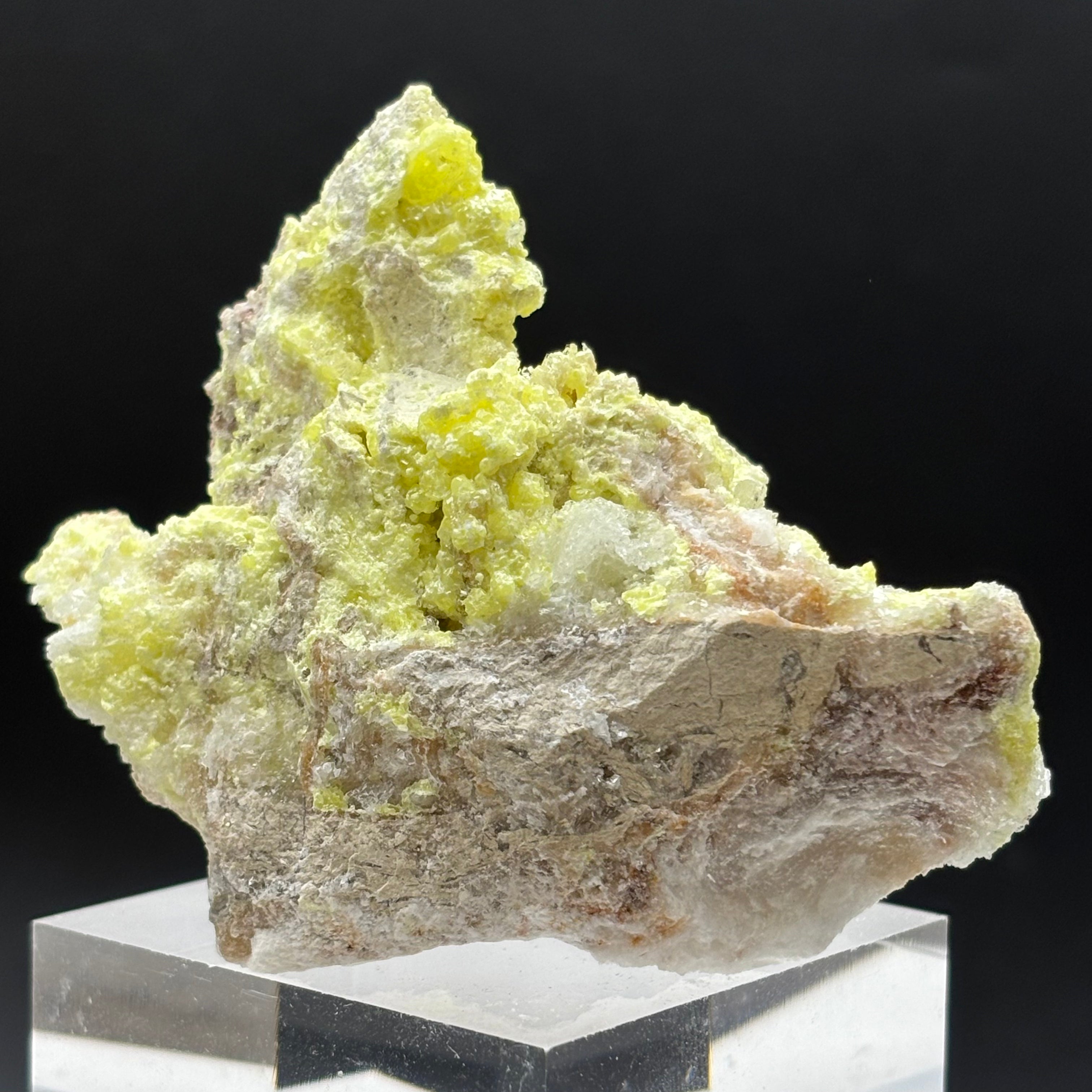 Sulfur on Quartz - 042