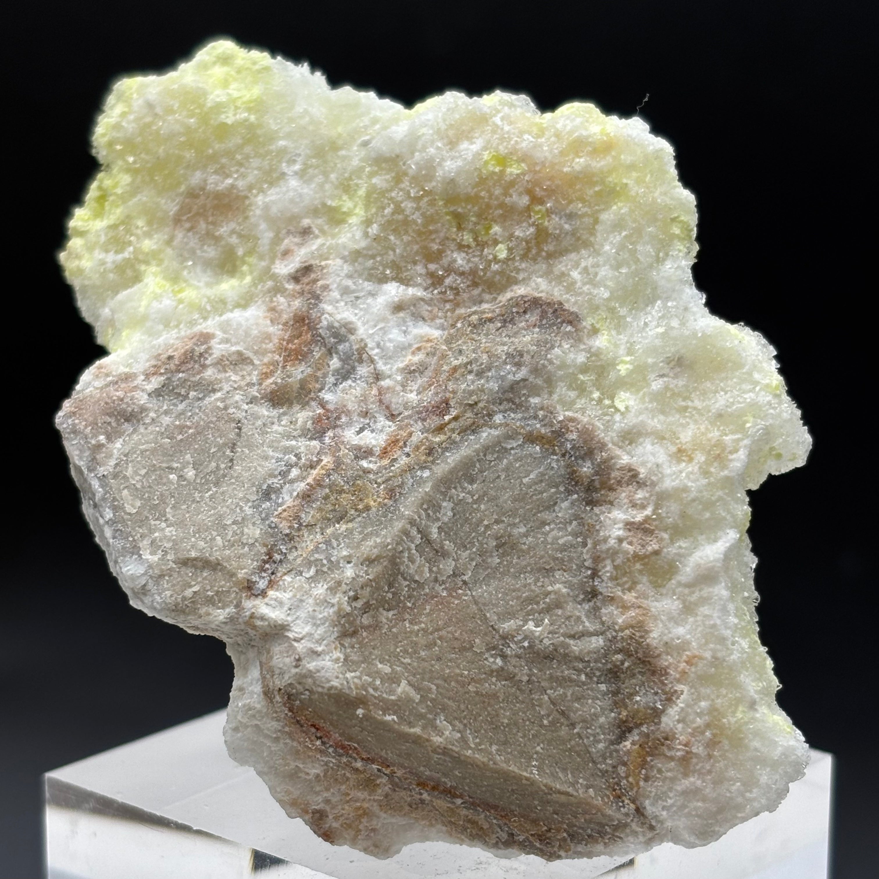 Sulfur on Quartz - 043