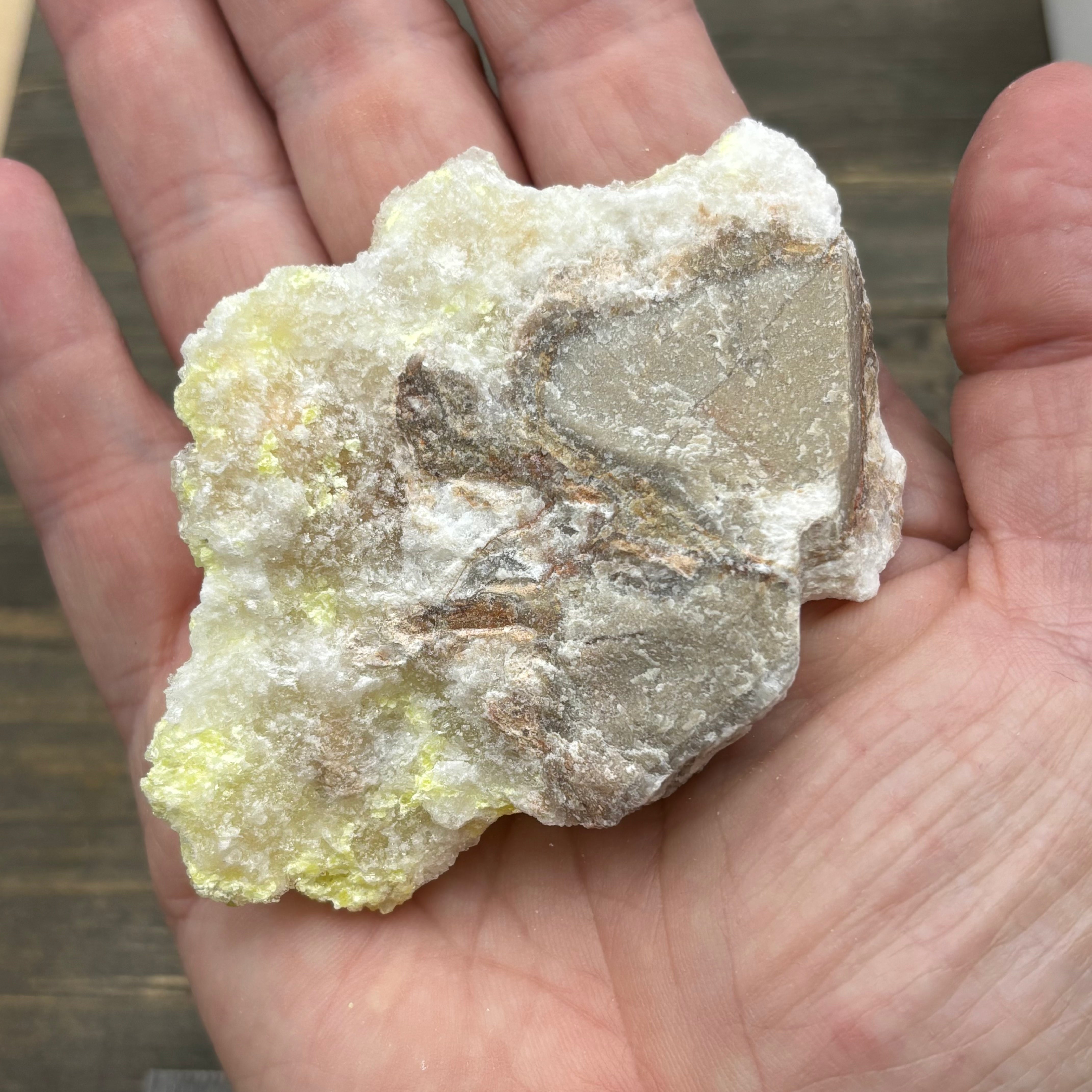 Sulfur on Quartz - 043