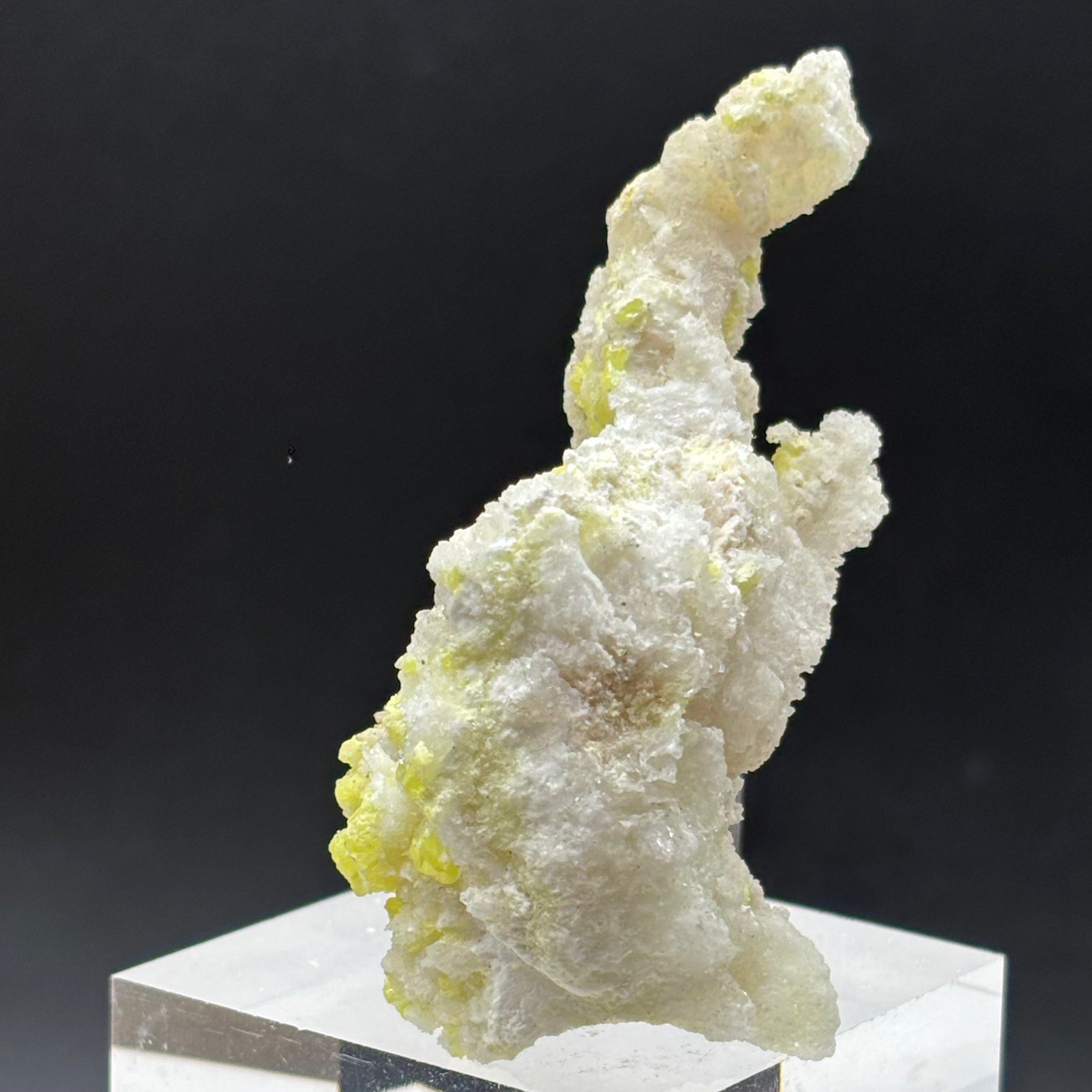 Sulfur on Quartz - 044