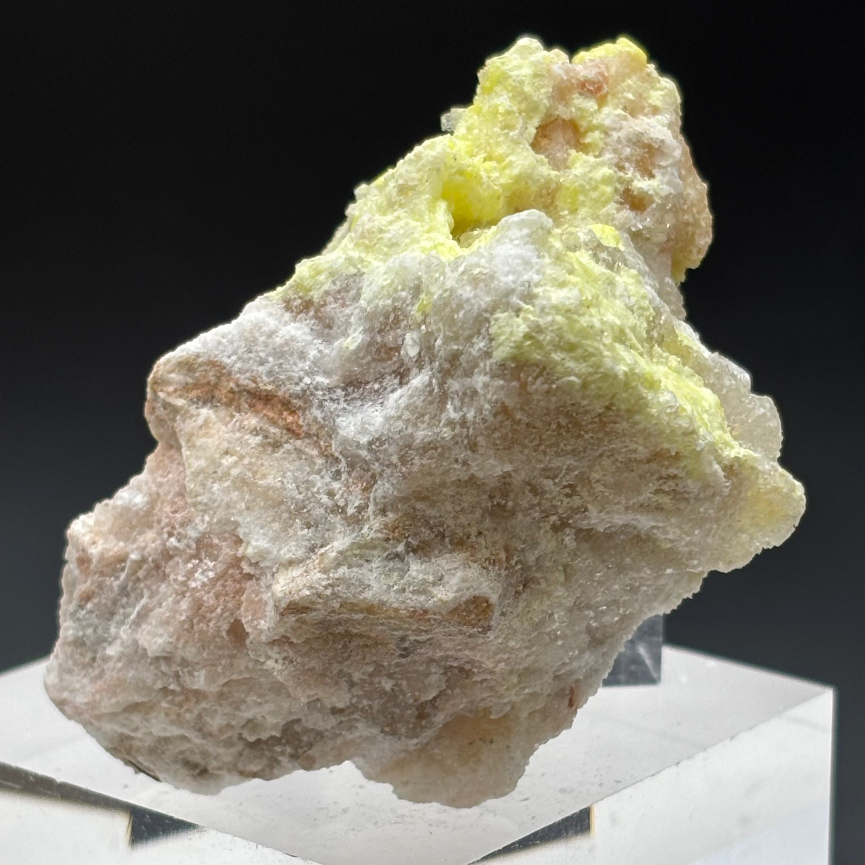 Sulfur on Quartz - 048