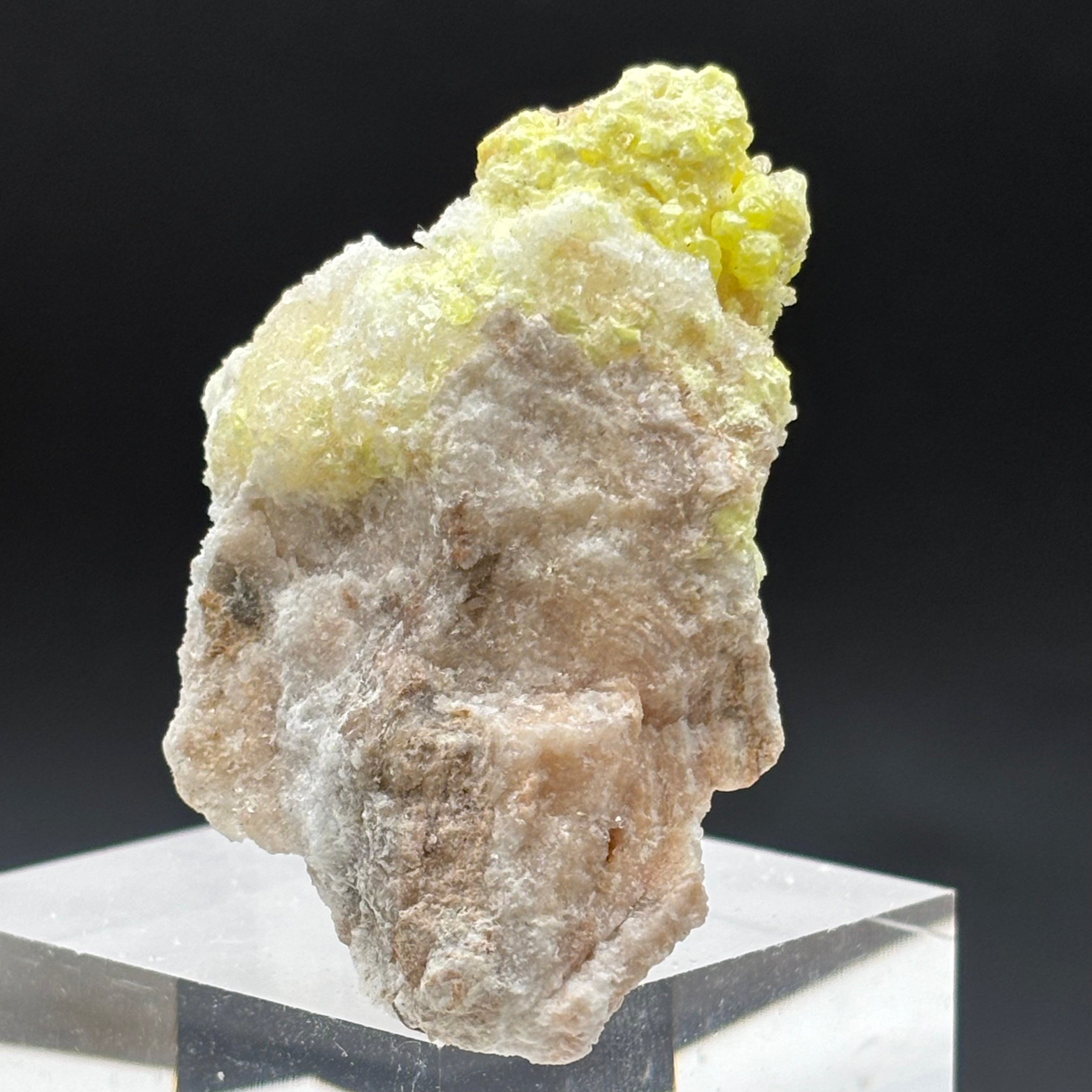 Sulfur on Quartz - 048