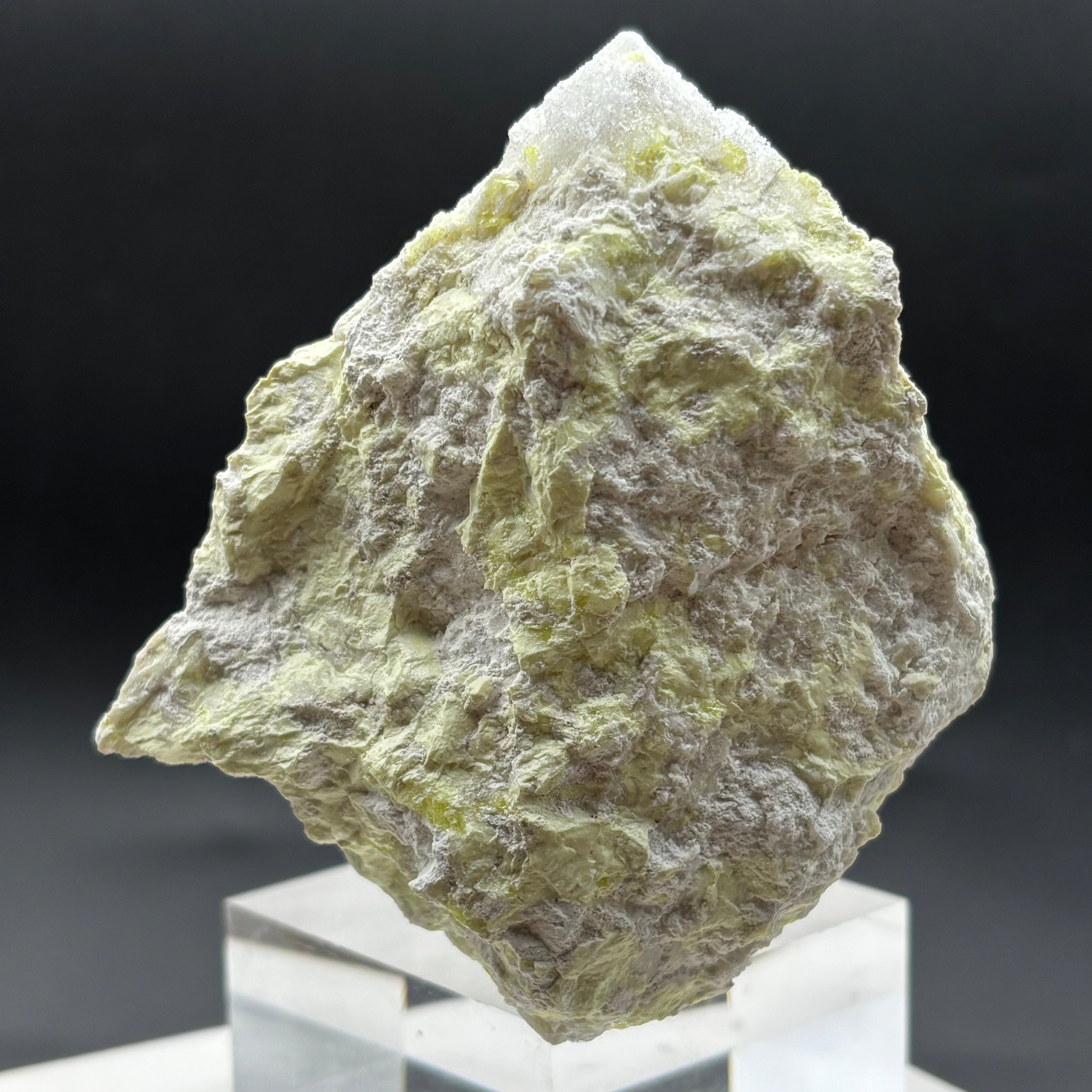 Sulfur on Quartz - 049