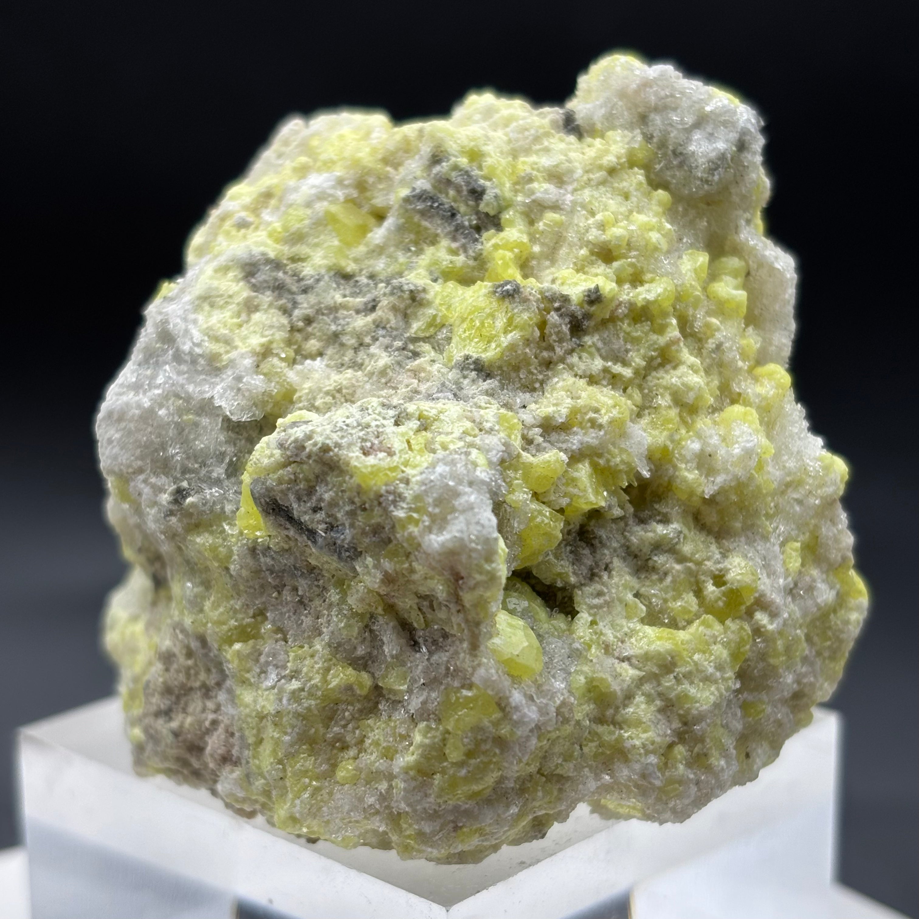 Sulfur on Quartz - 050