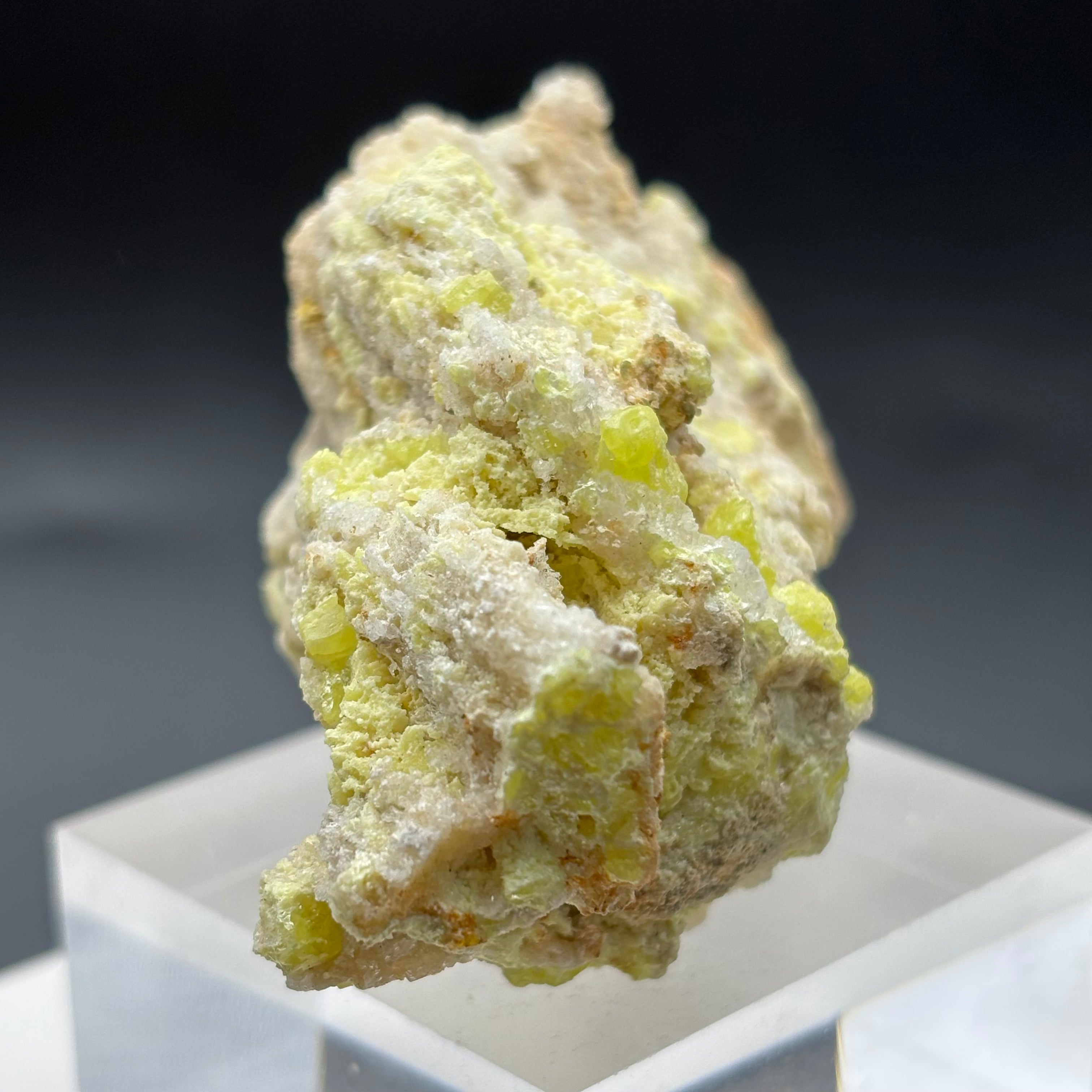 Sulfur on Quartz - 054