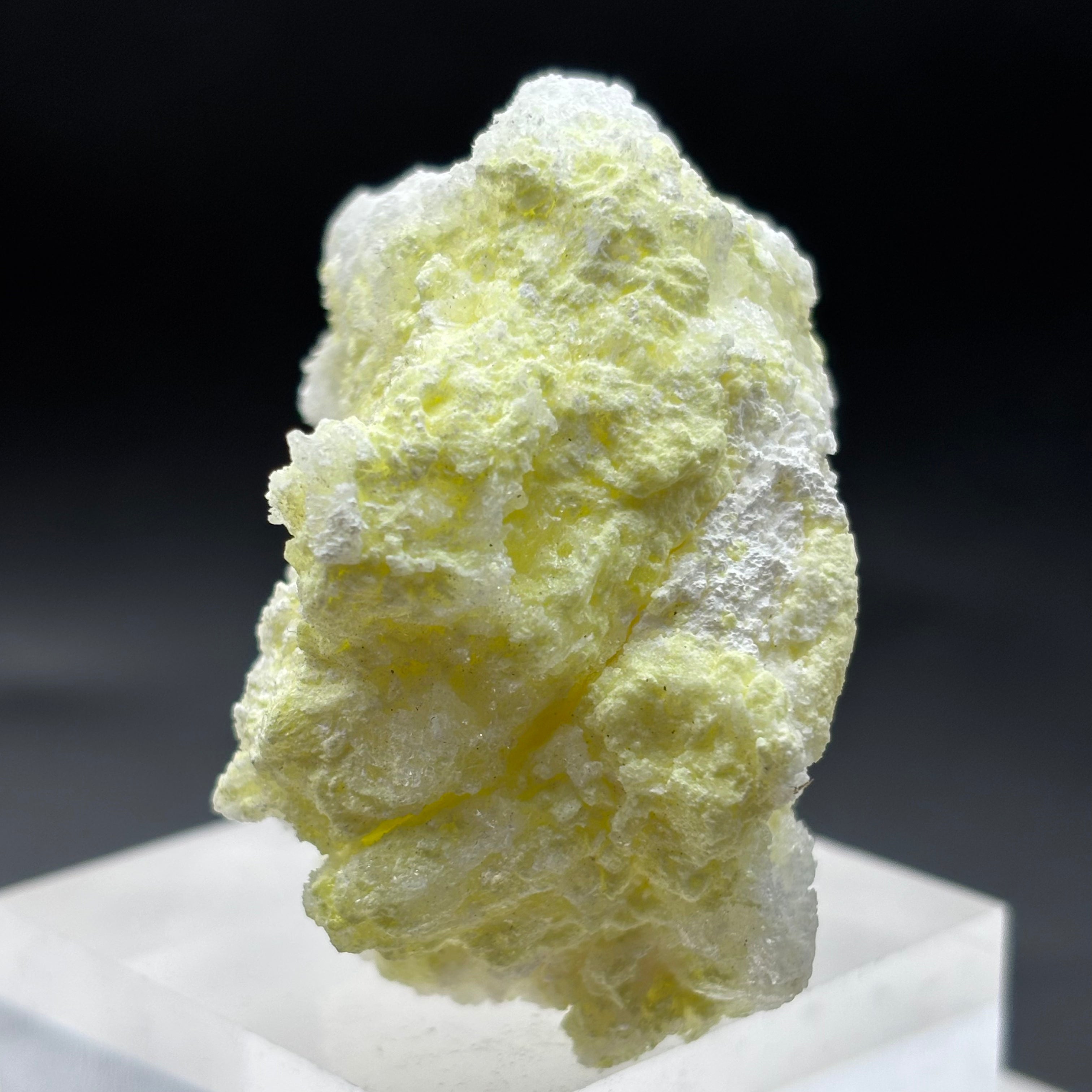 Sulfur on Quartz - 058