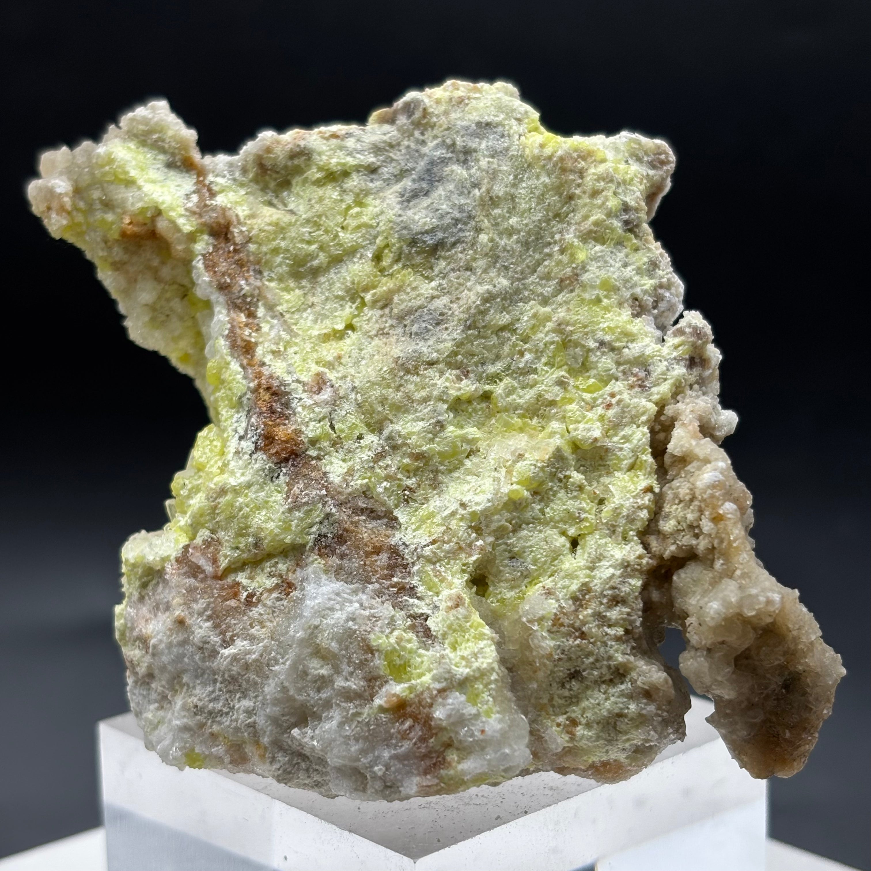 Sulfur on Quartz - 059