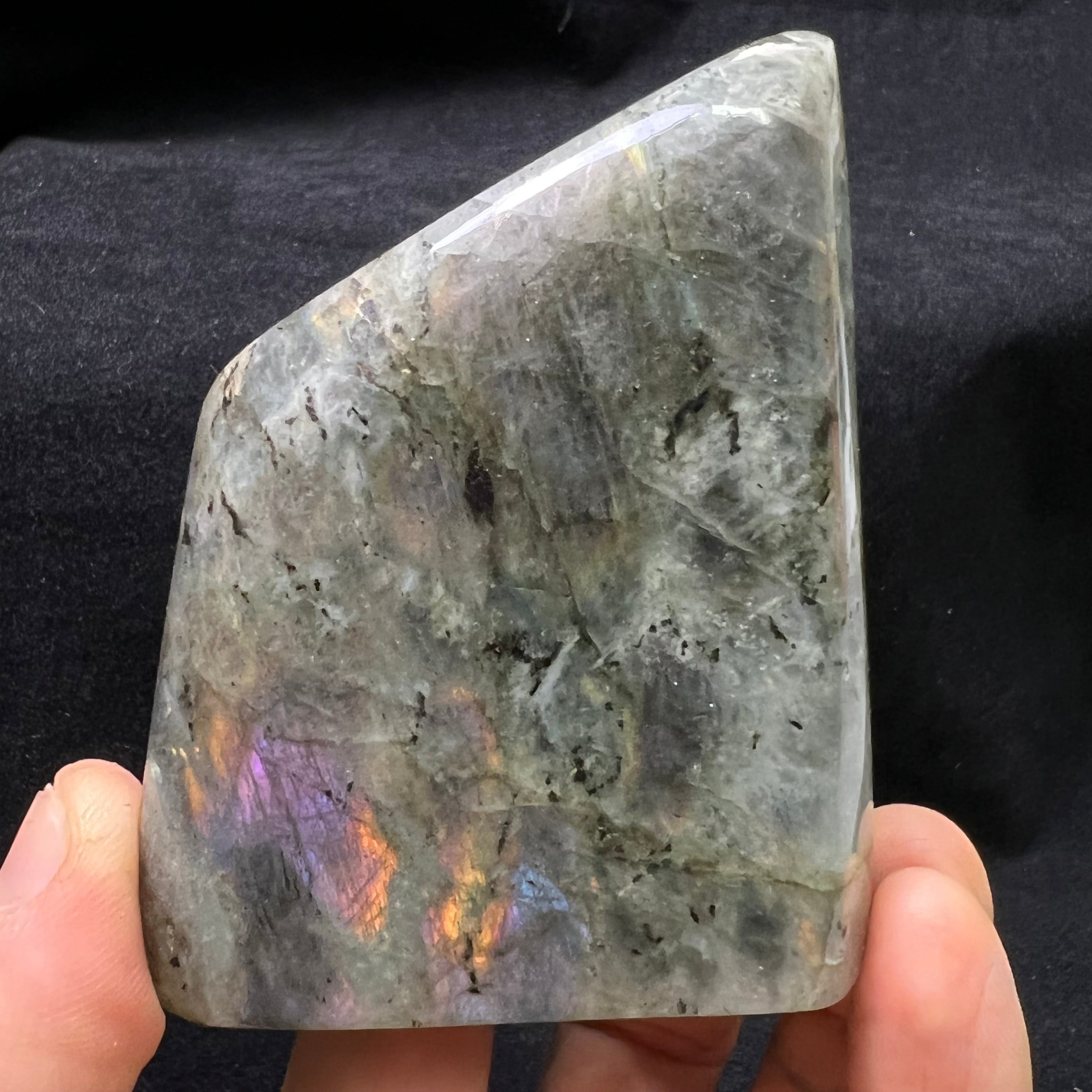 Rare Labradorite - 115