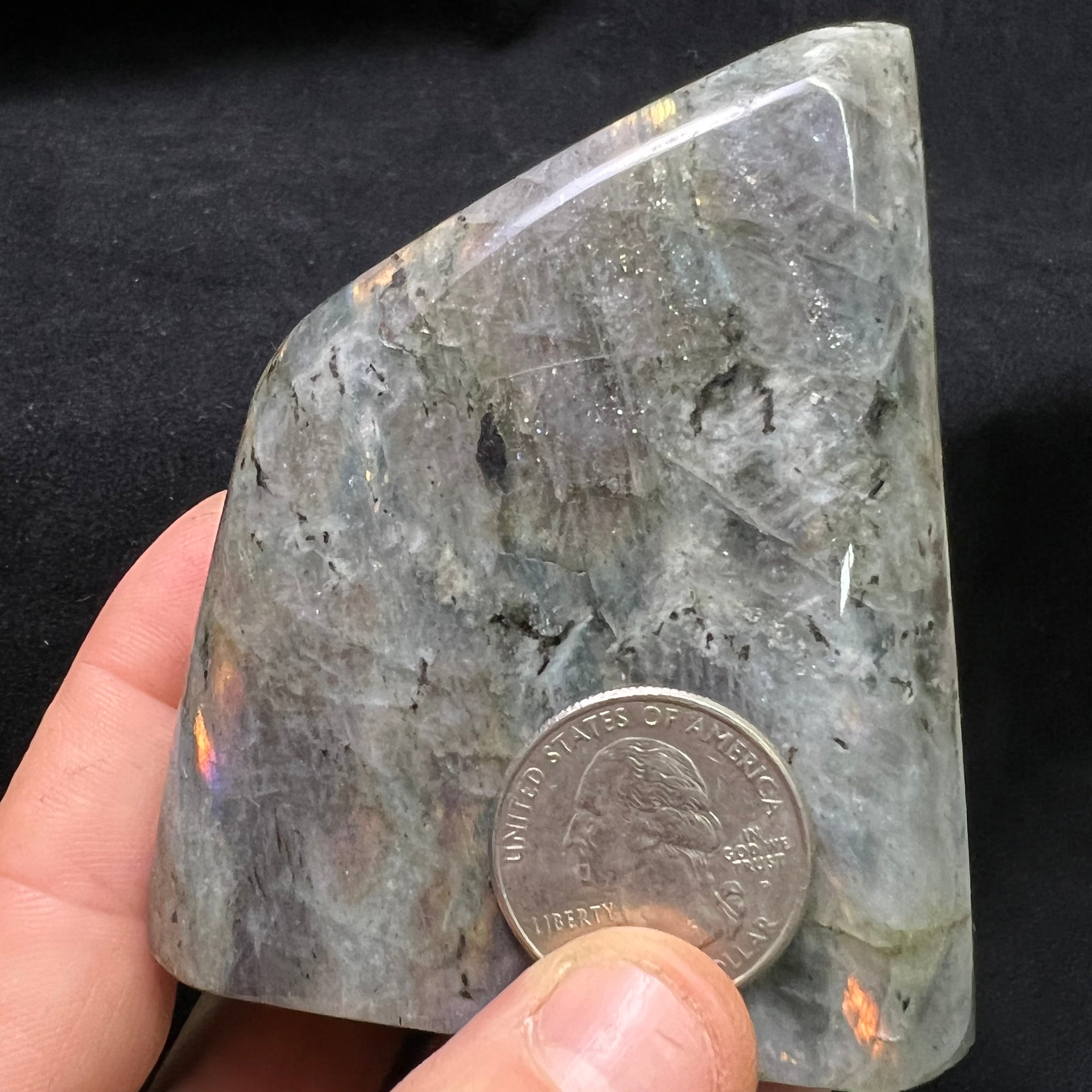 Rare Labradorite - 115