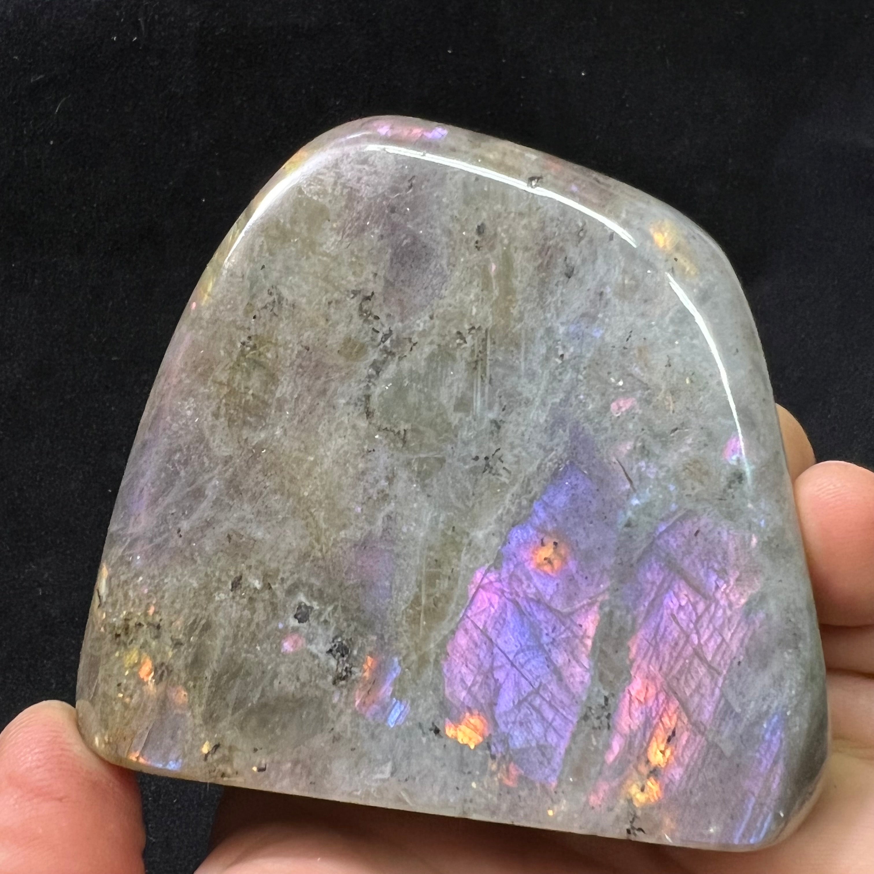 Rare Labradorite - 119