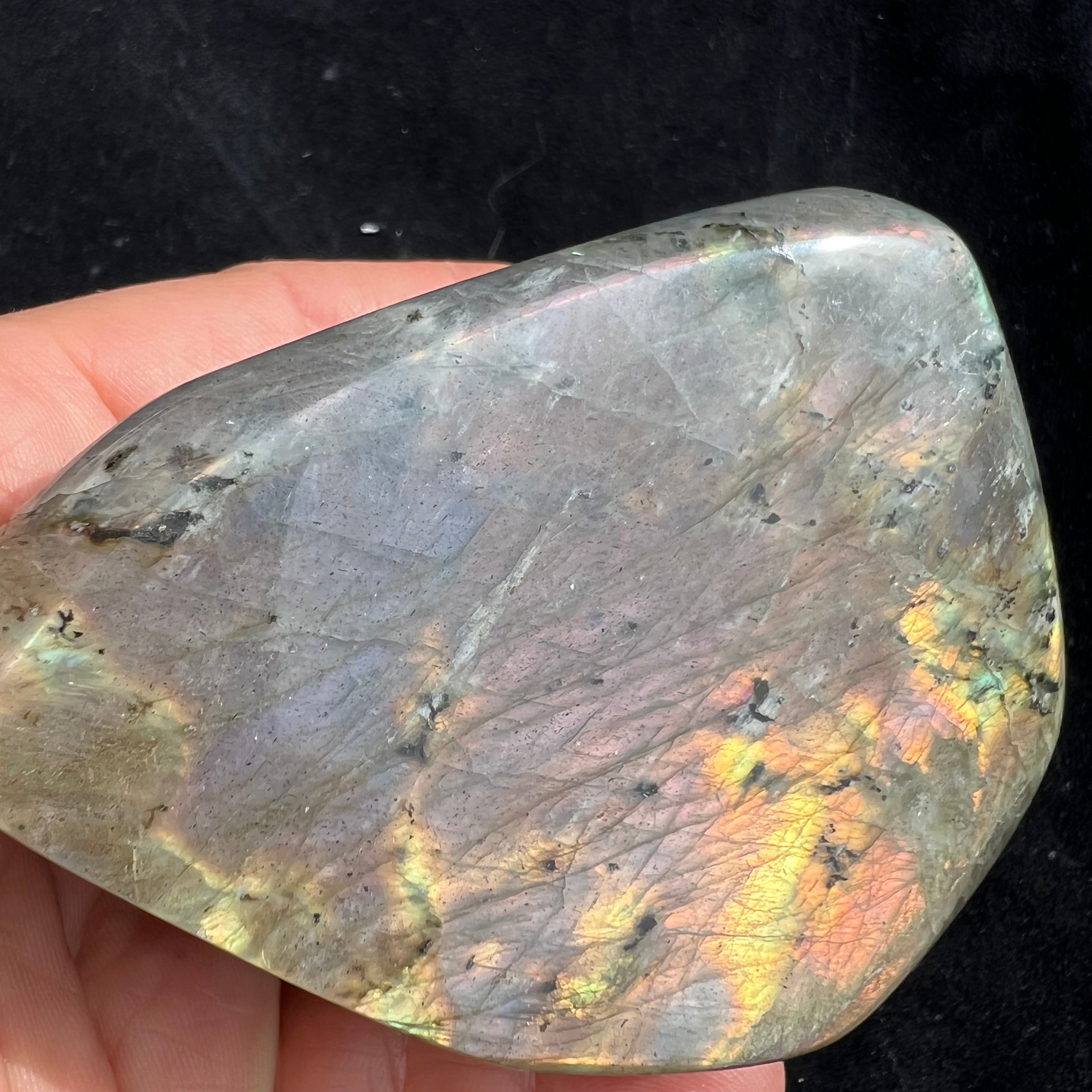 Rare Labradorite - 152