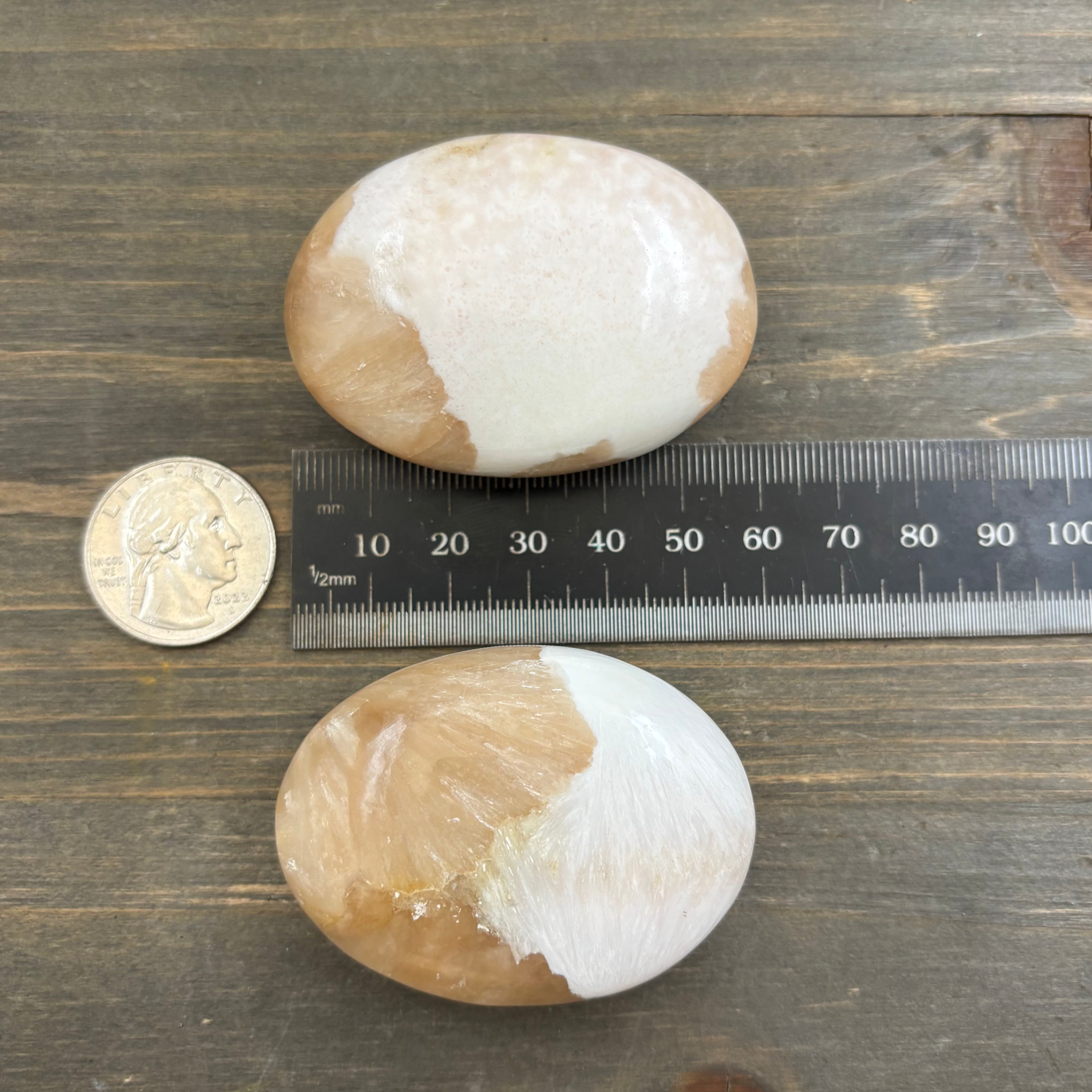 Scolecite Palm Stone