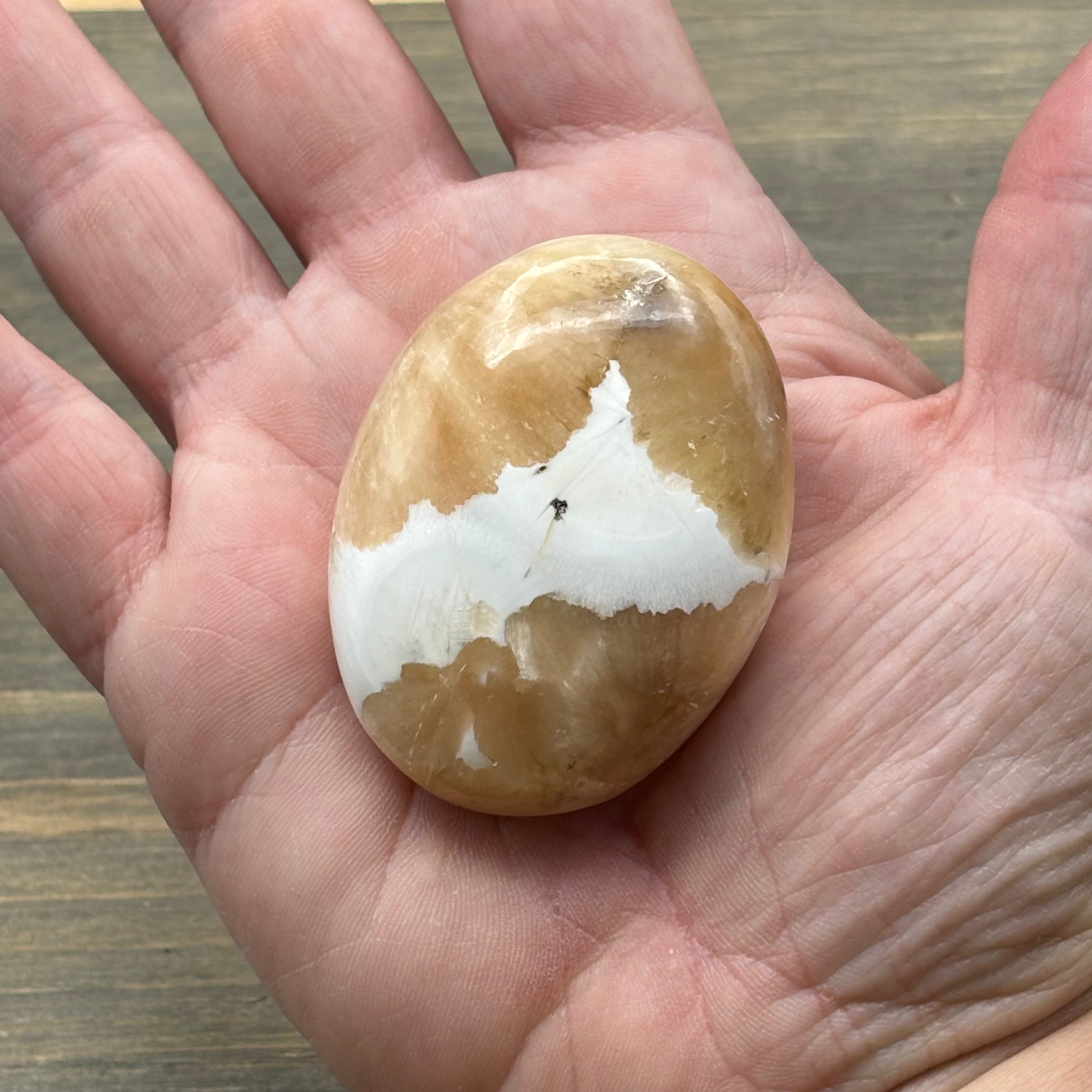 Scolecite Palm Stone