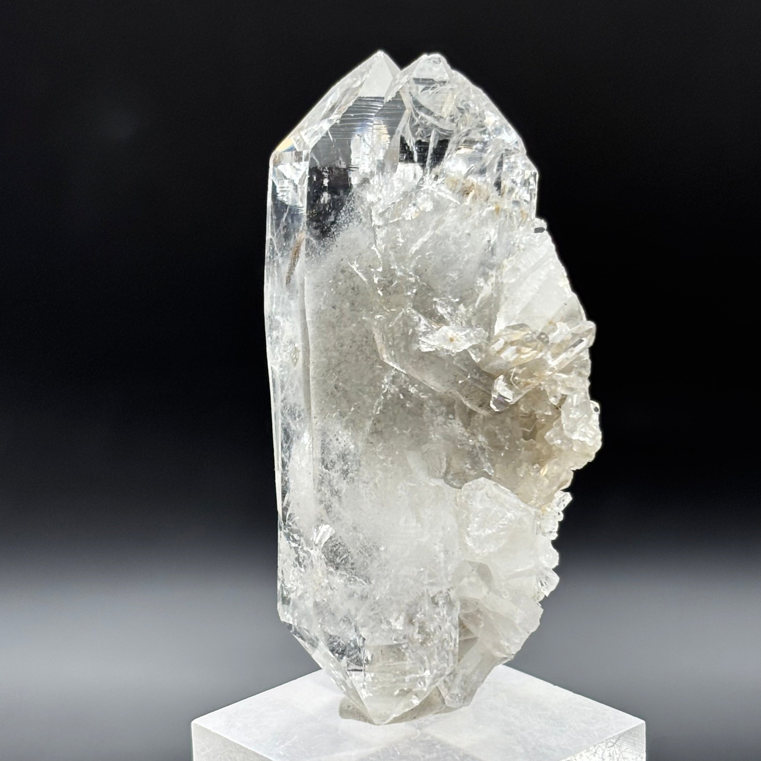 Highly Transparent Faden Quartz - 095