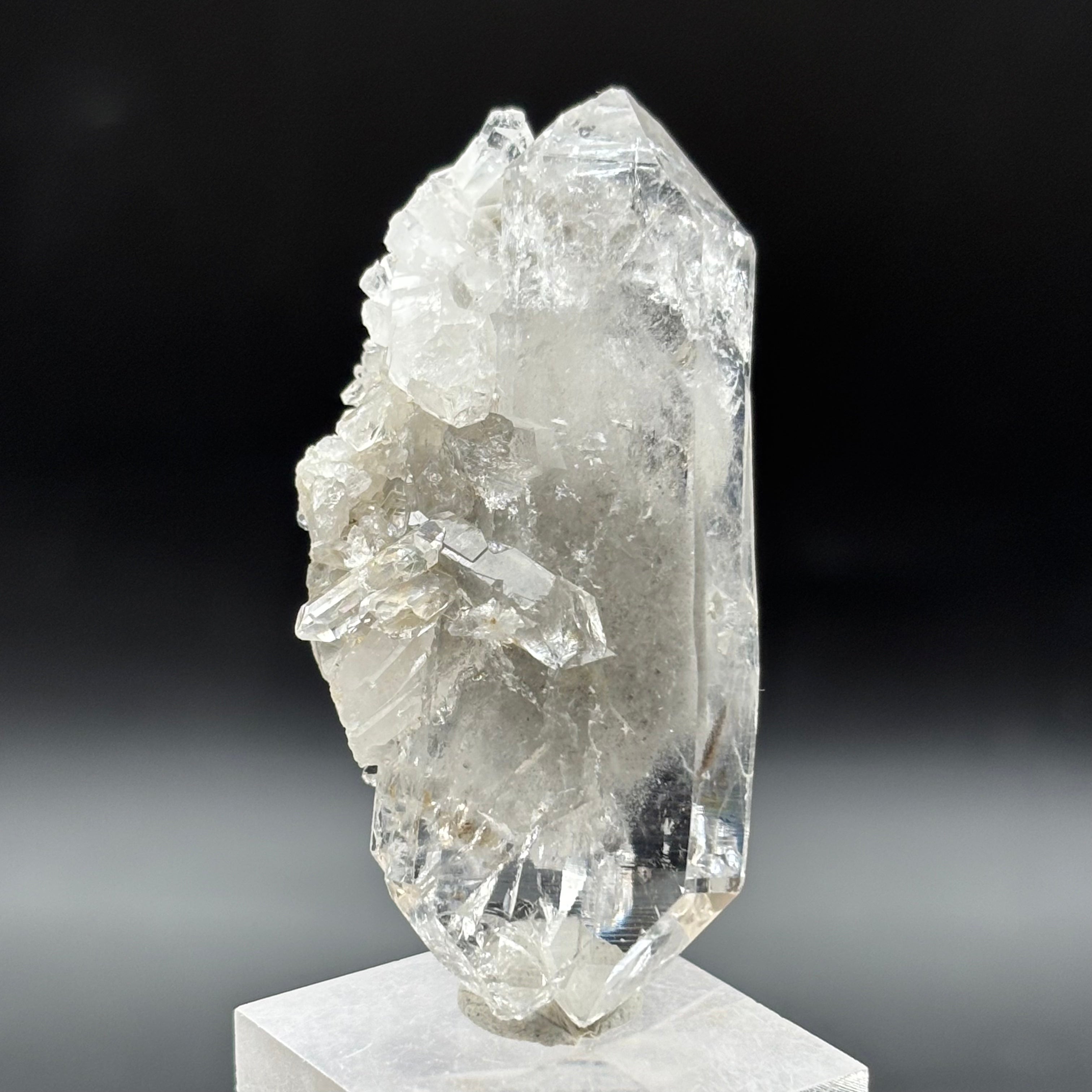 Highly Transparent Faden Quartz - 095