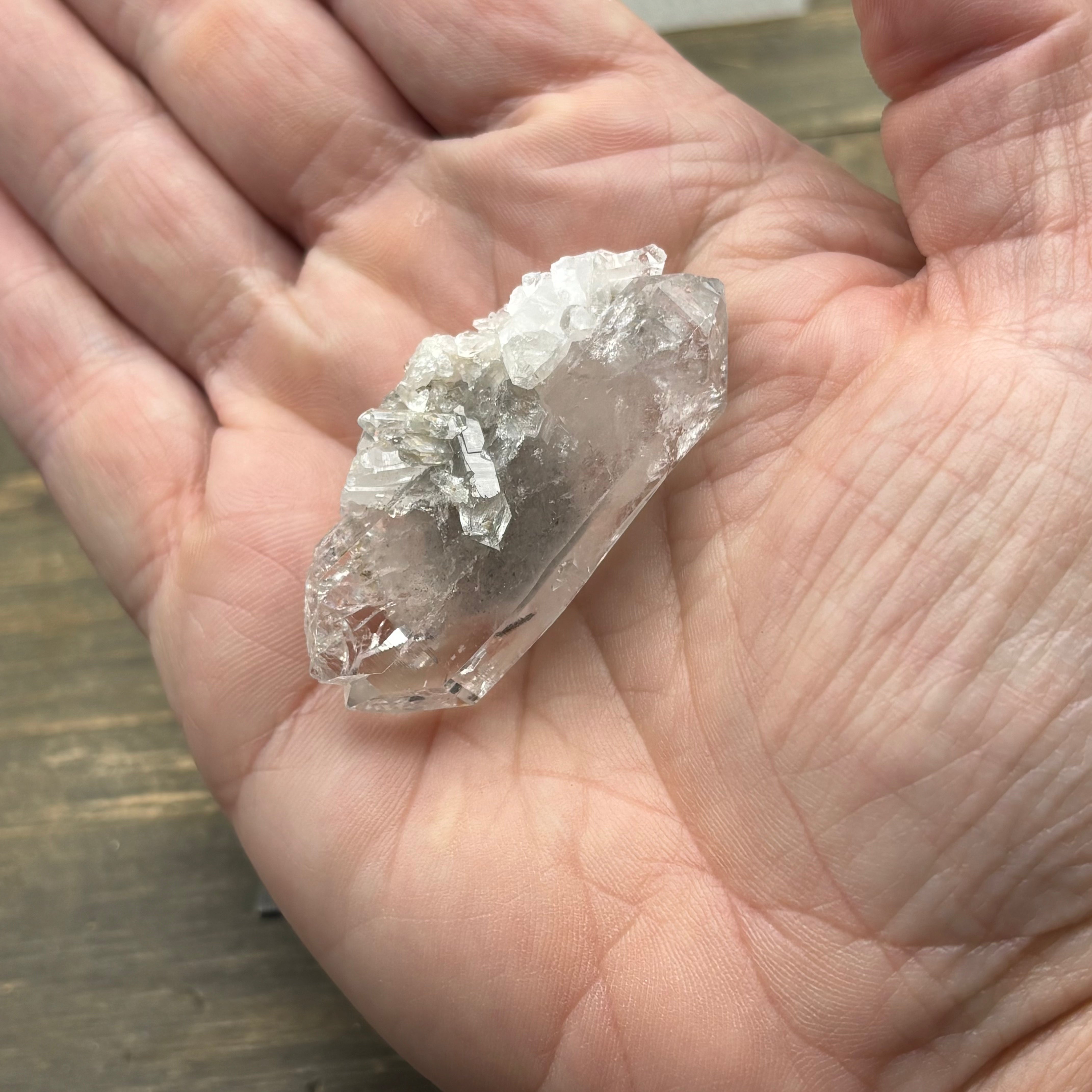 Highly Transparent Faden Quartz - 095