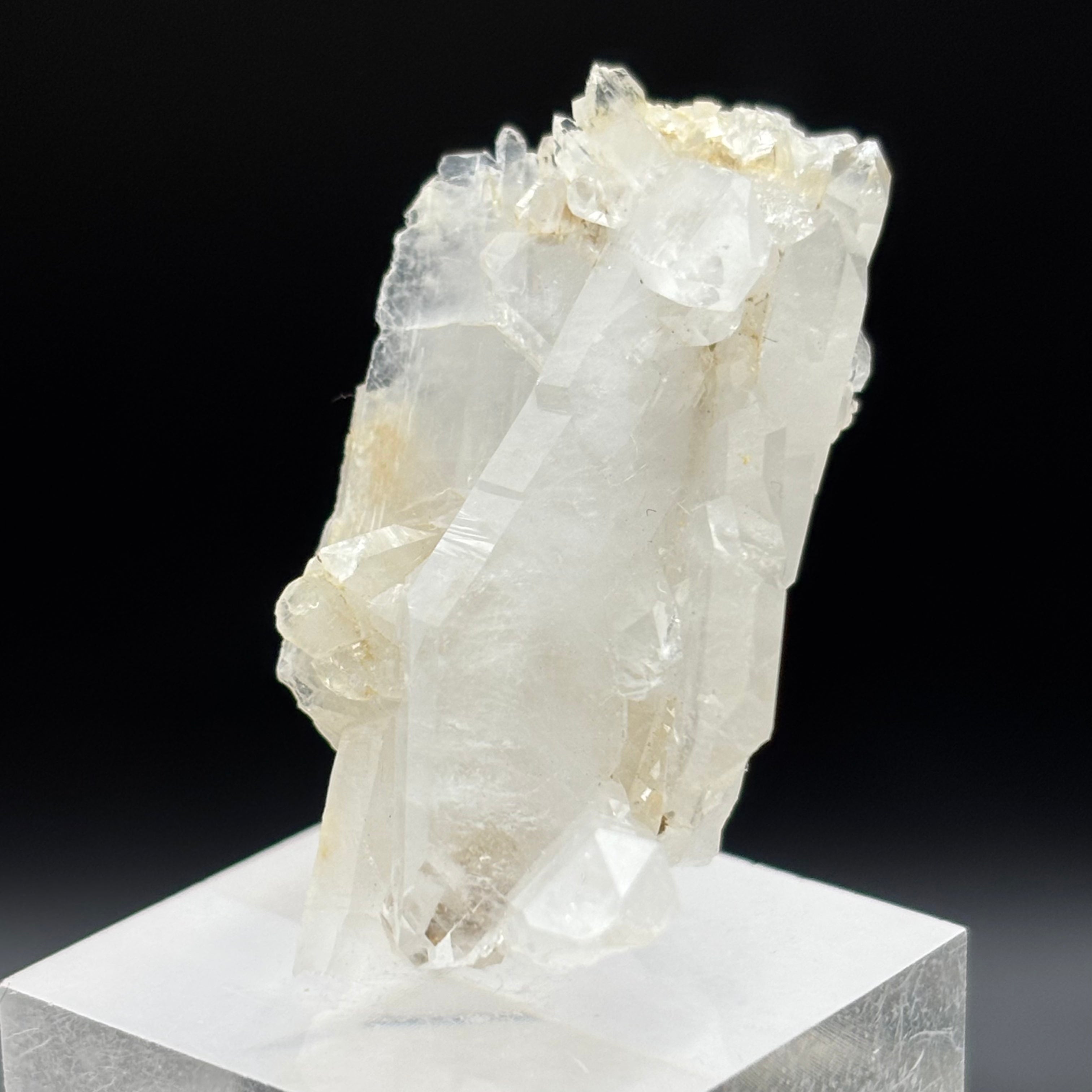 Highly Transparent Faden Quartz - 132