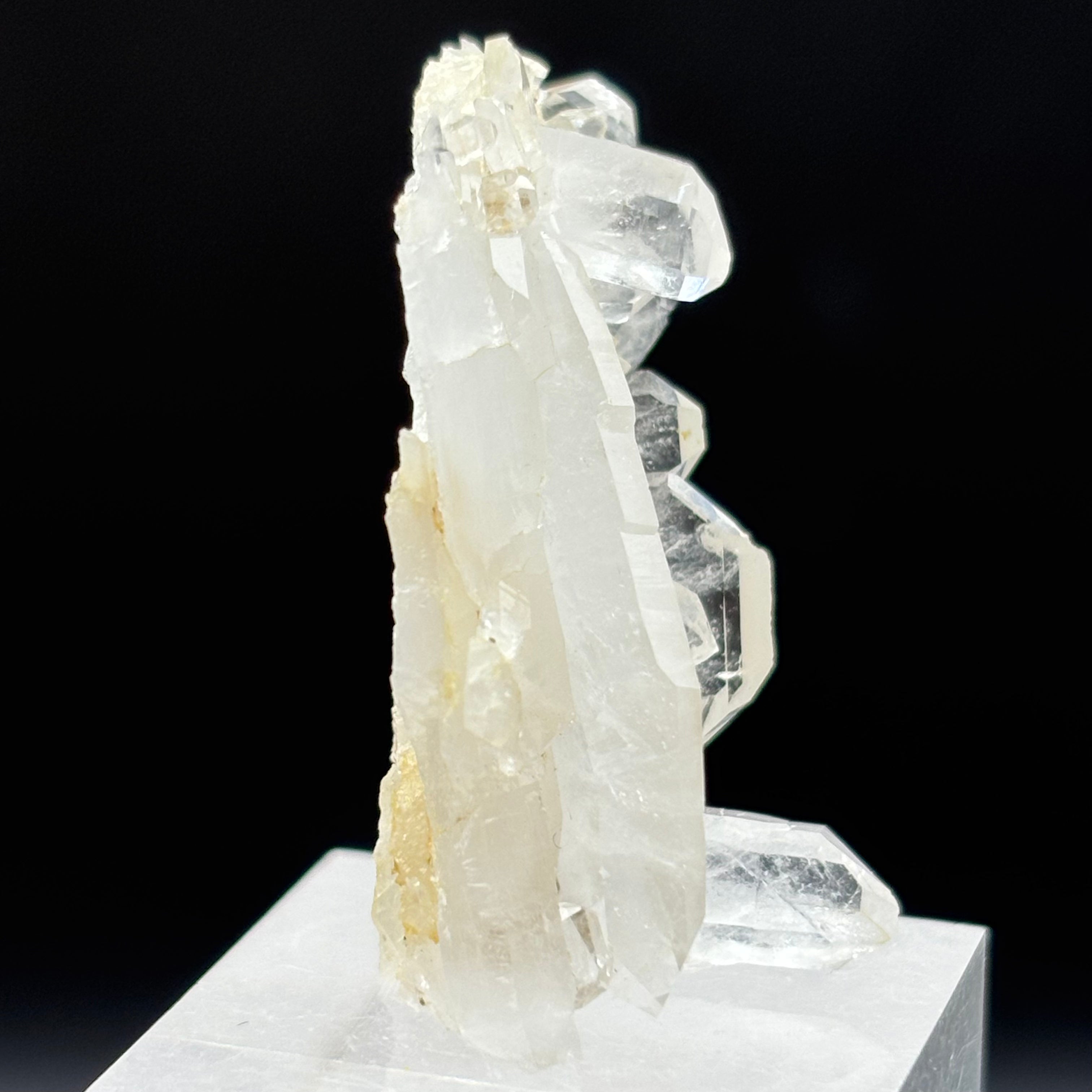 Highly Transparent Faden Quartz - 132