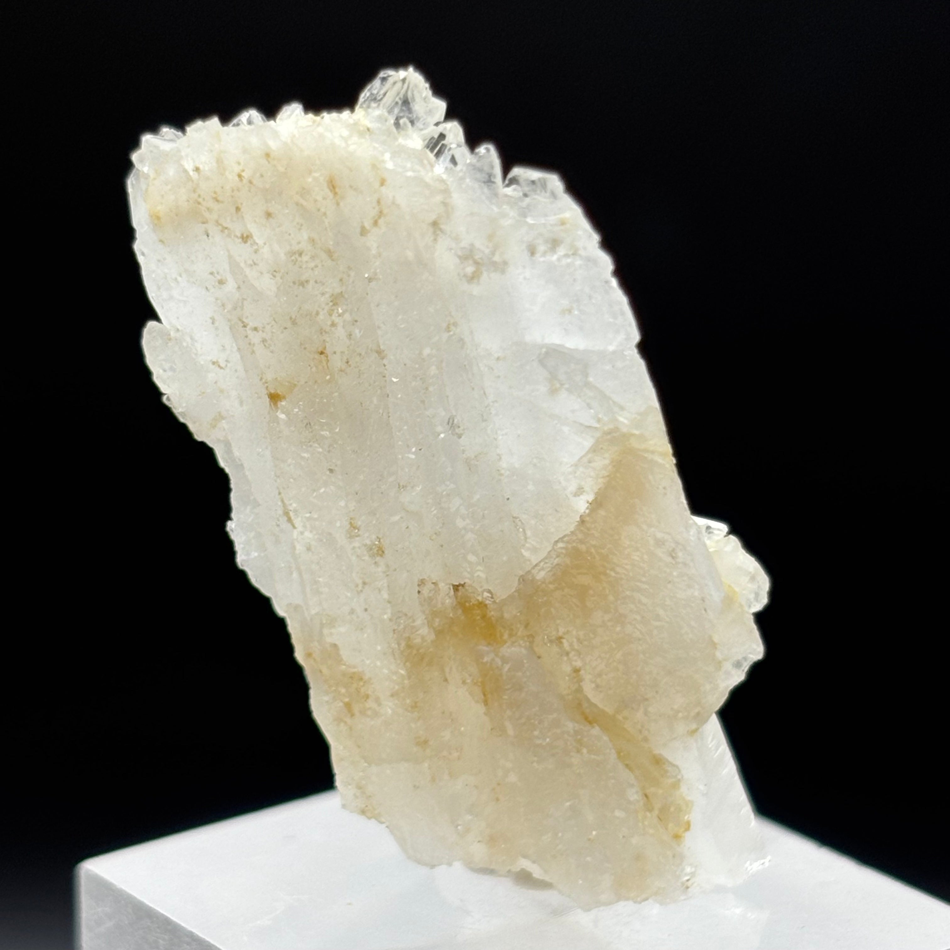 Highly Transparent Faden Quartz - 132